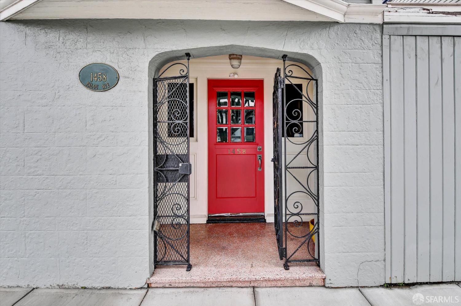 Detail Gallery Image 2 of 41 For 1458 Palou Ave, San Francisco,  CA 94124 - 2 Beds | 1/1 Baths