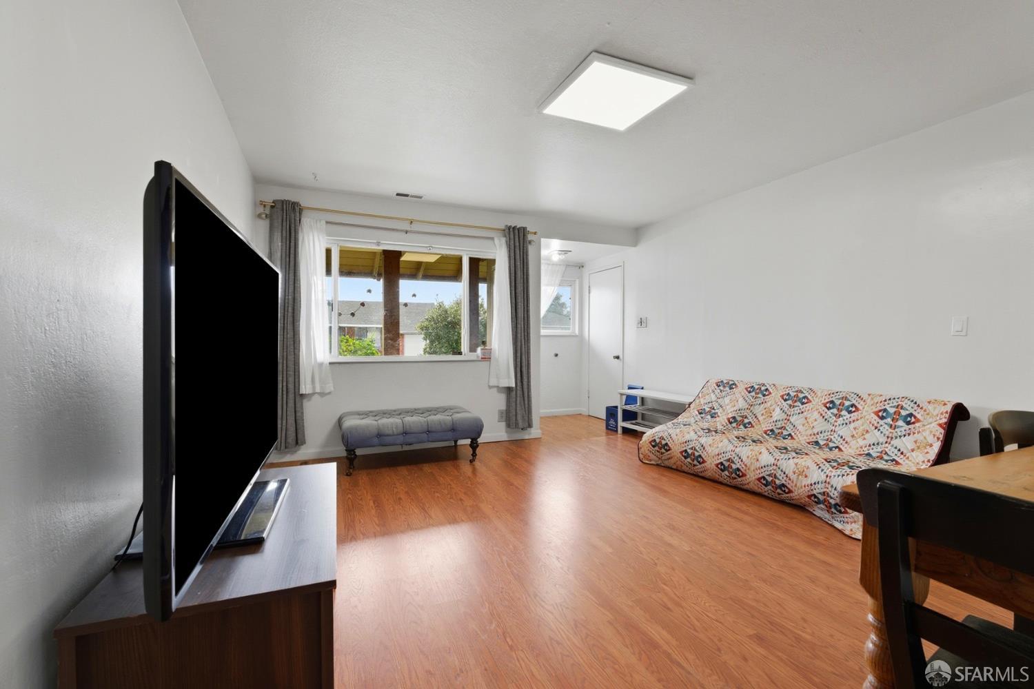 Detail Gallery Image 6 of 22 For 3421 Roosevelt Ave, Richmond,  CA 94805 - 3 Beds | 2 Baths