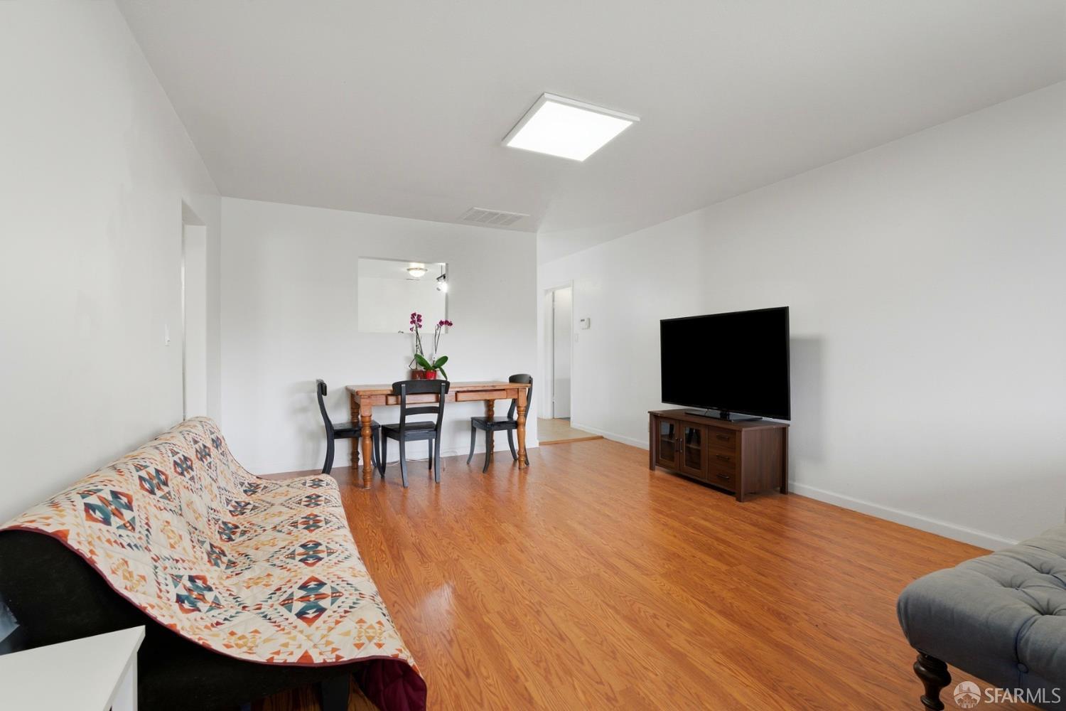 Detail Gallery Image 5 of 22 For 3421 Roosevelt Ave, Richmond,  CA 94805 - 3 Beds | 2 Baths