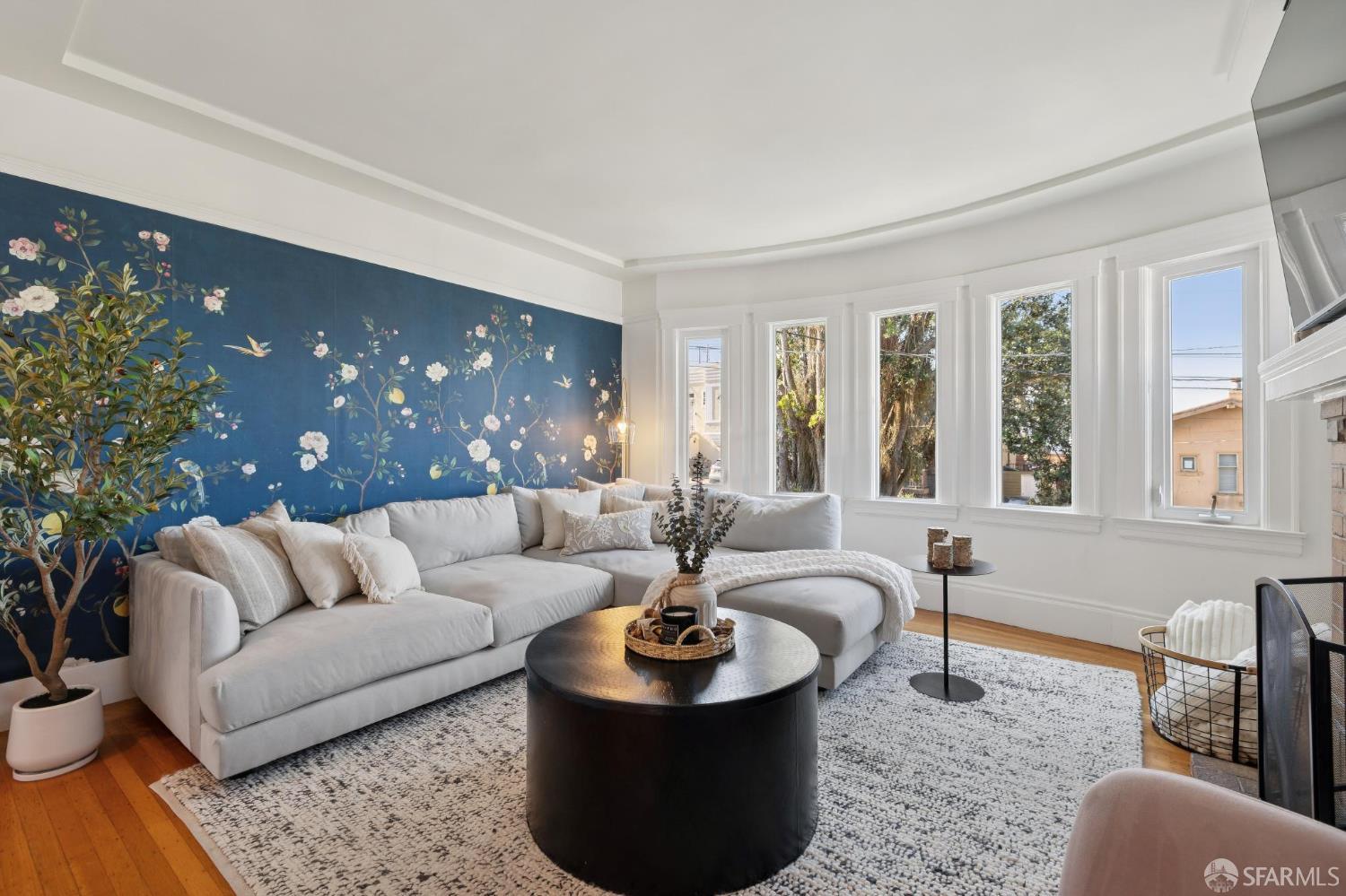 Detail Gallery Image 3 of 44 For 142 Jules Ave, San Francisco,  CA 94112 - 3 Beds | 2 Baths