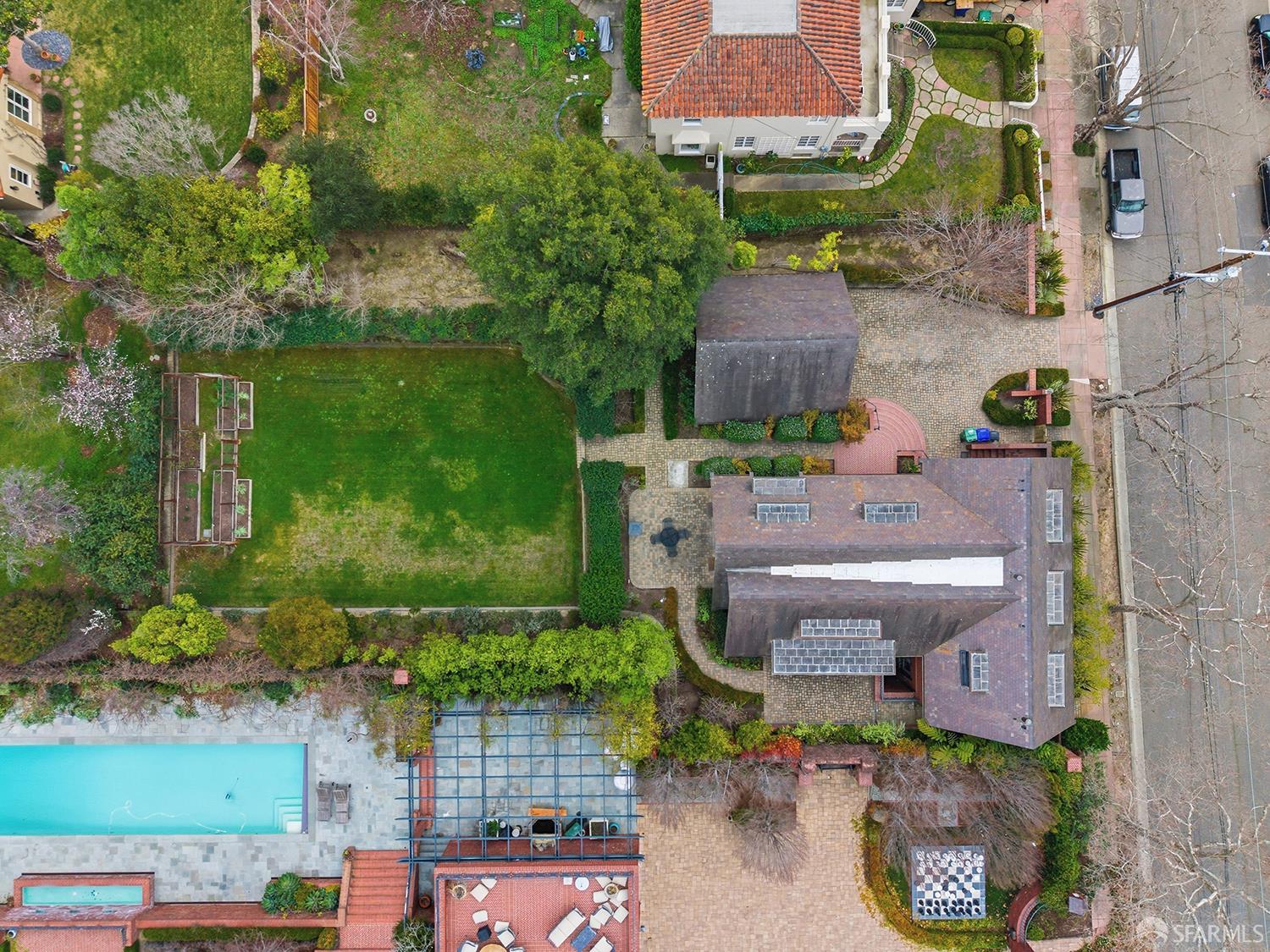 Detail Gallery Image 7 of 71 For 236 King Ave #C,  Piedmont,  CA 94610 - 3 Beds | 2/1 Baths