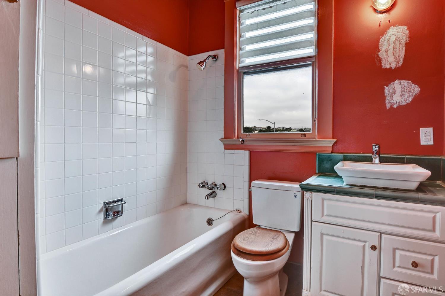 Detail Gallery Image 25 of 41 For 1458 Palou Ave, San Francisco,  CA 94124 - 2 Beds | 1/1 Baths