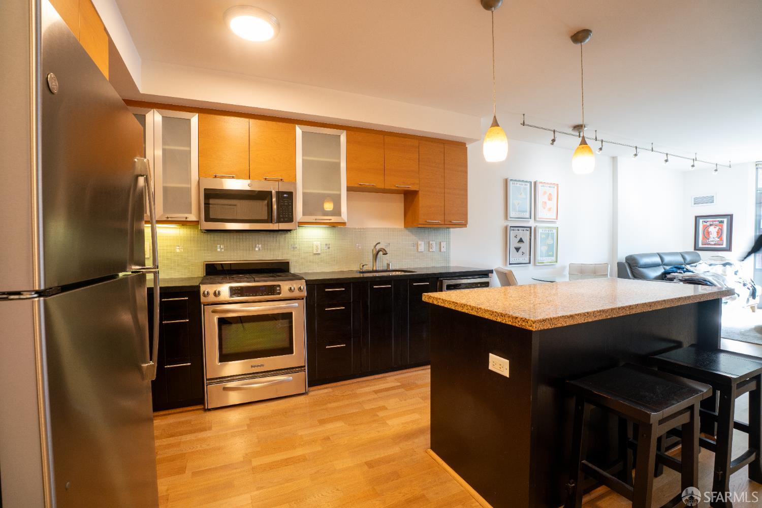 Photo #10: 426104327 Listing: Photo #10