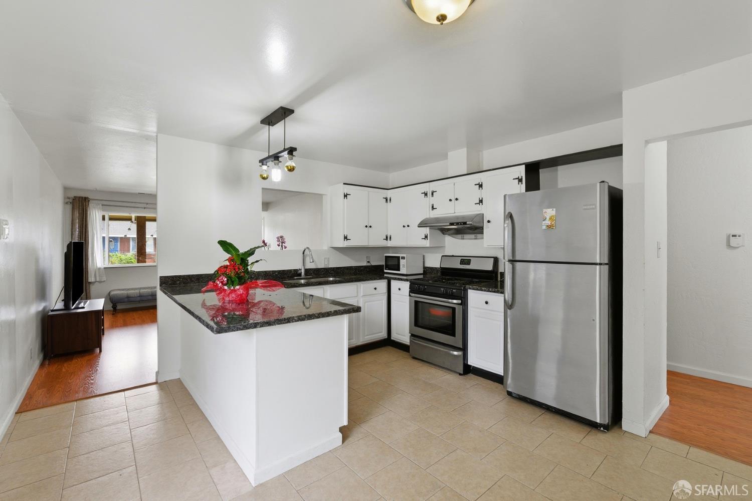 Detail Gallery Image 7 of 22 For 3421 Roosevelt Ave, Richmond,  CA 94805 - 3 Beds | 2 Baths