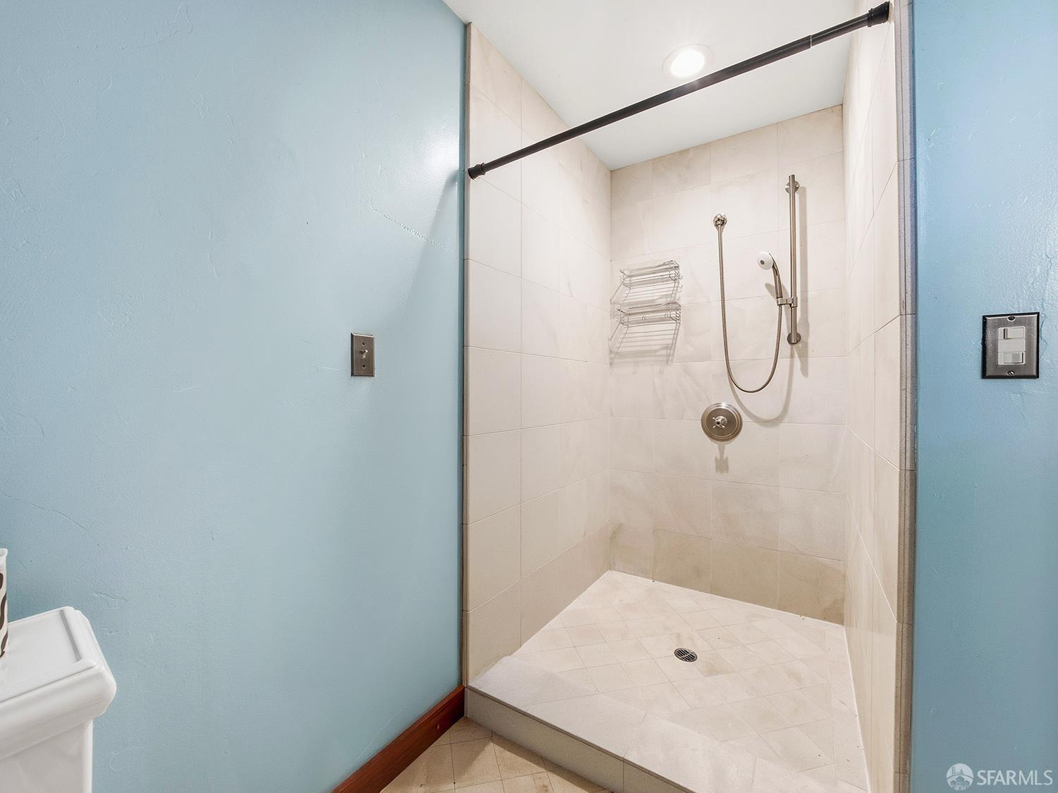 Detail Gallery Image 36 of 71 For 236 King Ave #C,  Piedmont,  CA 94610 - 3 Beds | 2/1 Baths