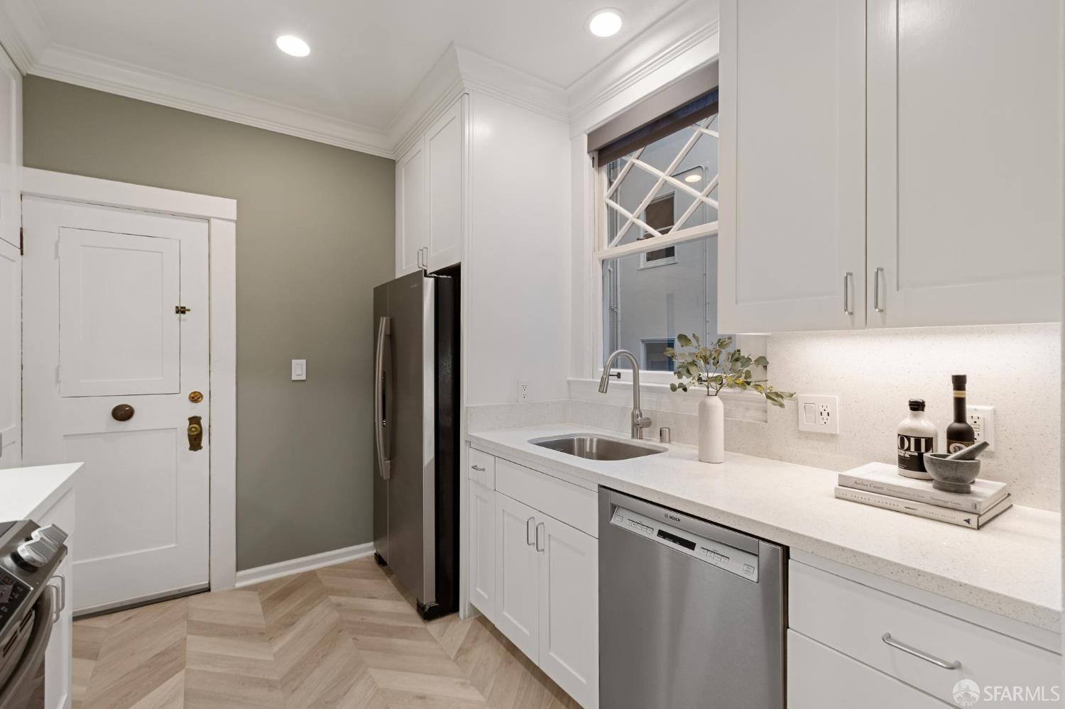Detail Gallery Image 25 of 83 For 1145 Green St #2,  San Francisco,  CA 94109 - 1 Beds | 1 Baths