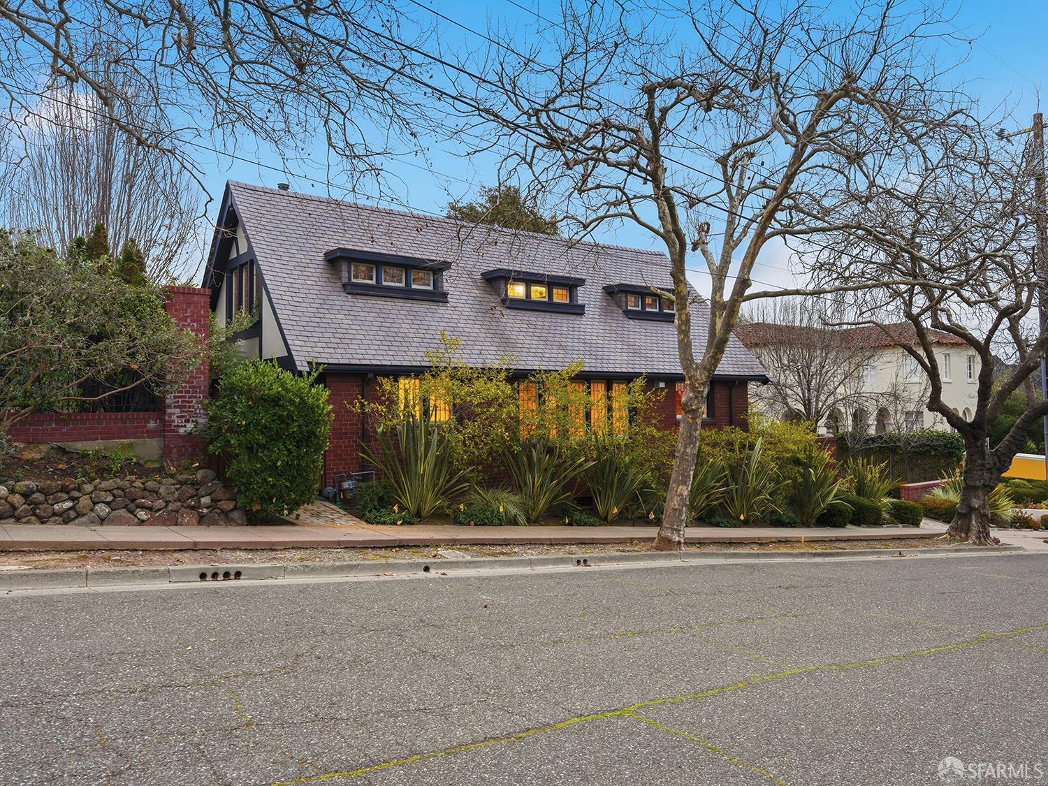 Detail Gallery Image 64 of 71 For 236 King Ave #C,  Piedmont,  CA 94610 - 3 Beds | 2/1 Baths