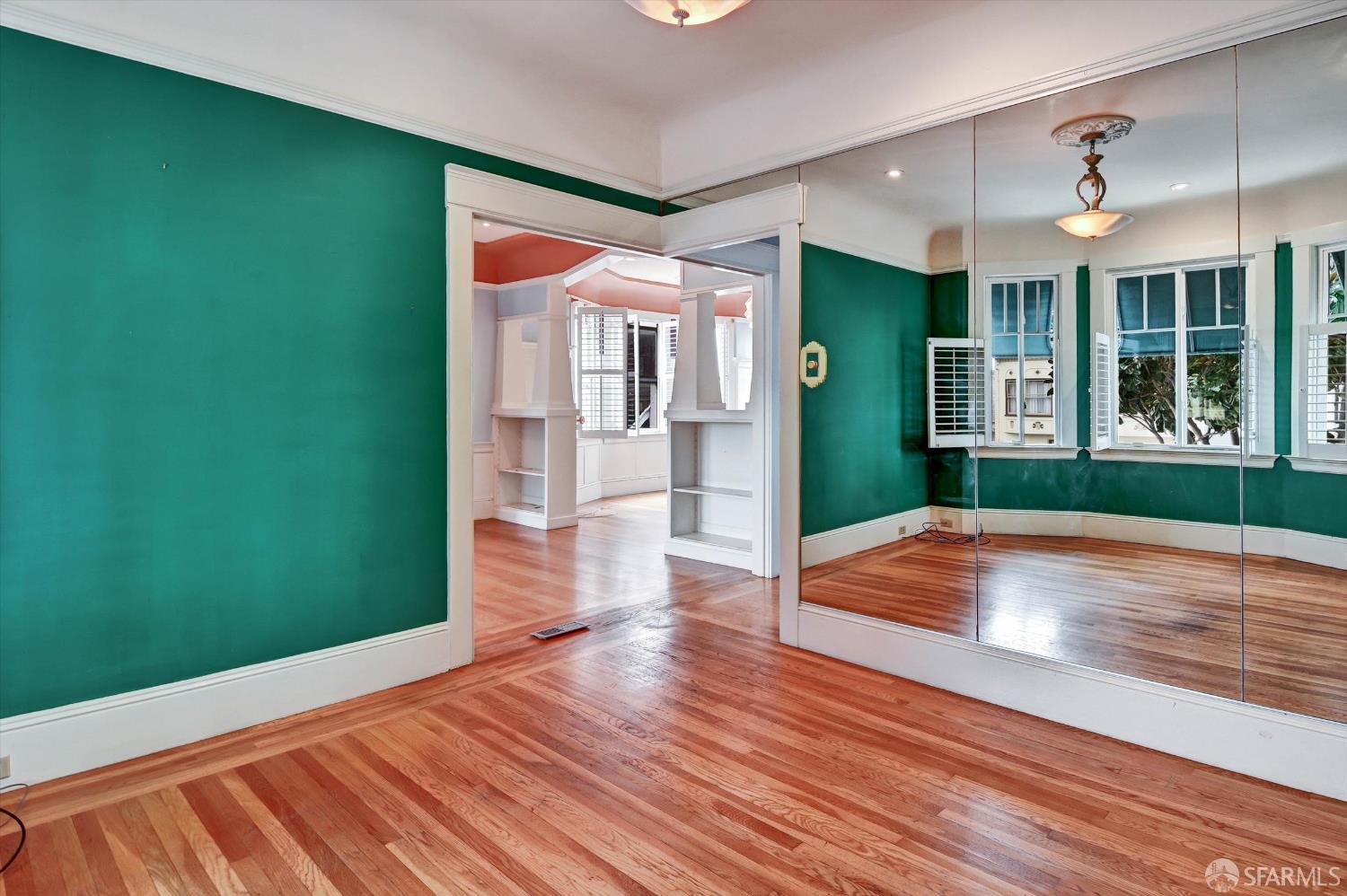 Detail Gallery Image 5 of 41 For 1458 Palou Ave, San Francisco,  CA 94124 - 2 Beds | 1/1 Baths