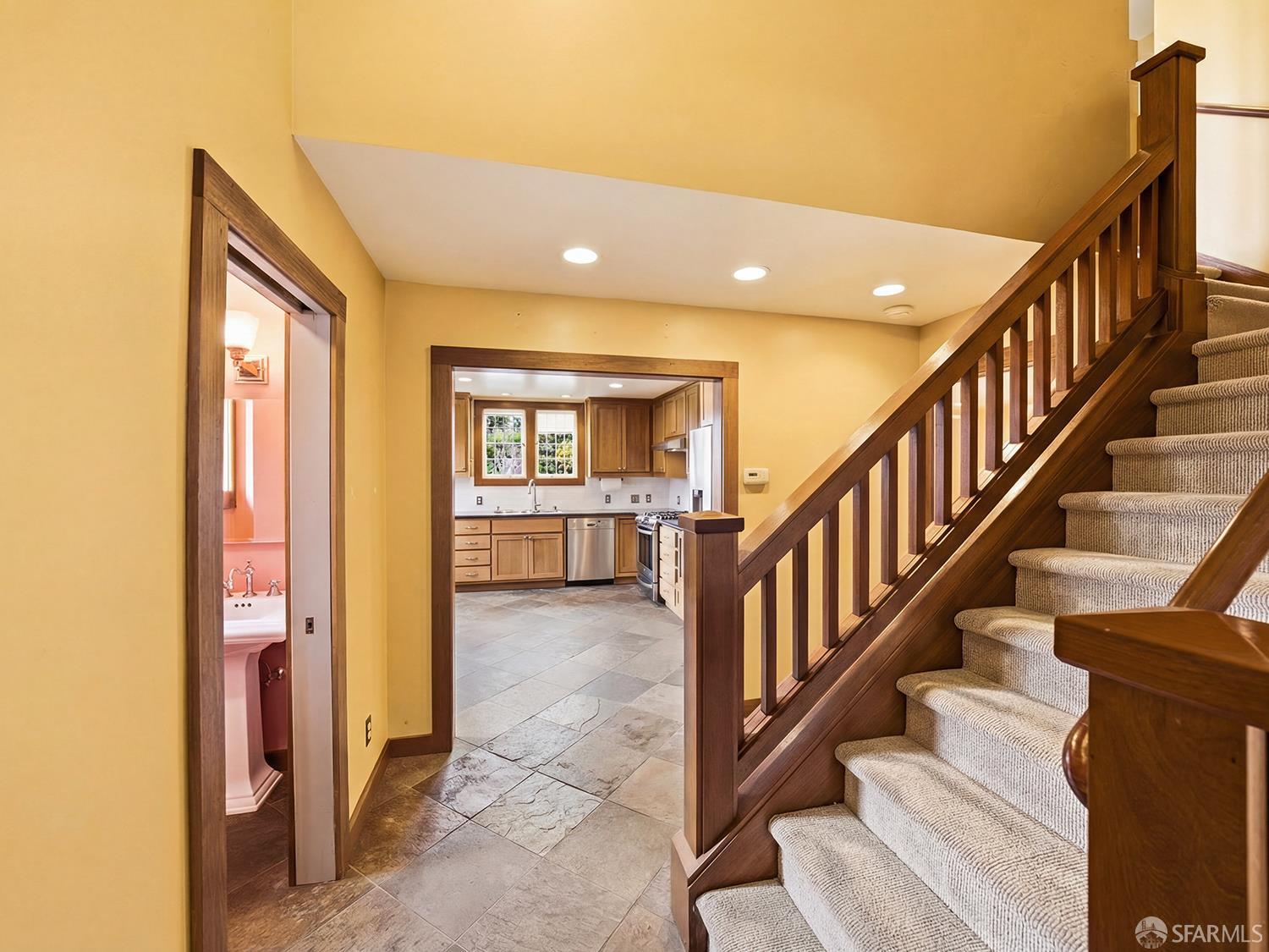 Detail Gallery Image 22 of 71 For 236 King Ave #C,  Piedmont,  CA 94610 - 3 Beds | 2/1 Baths