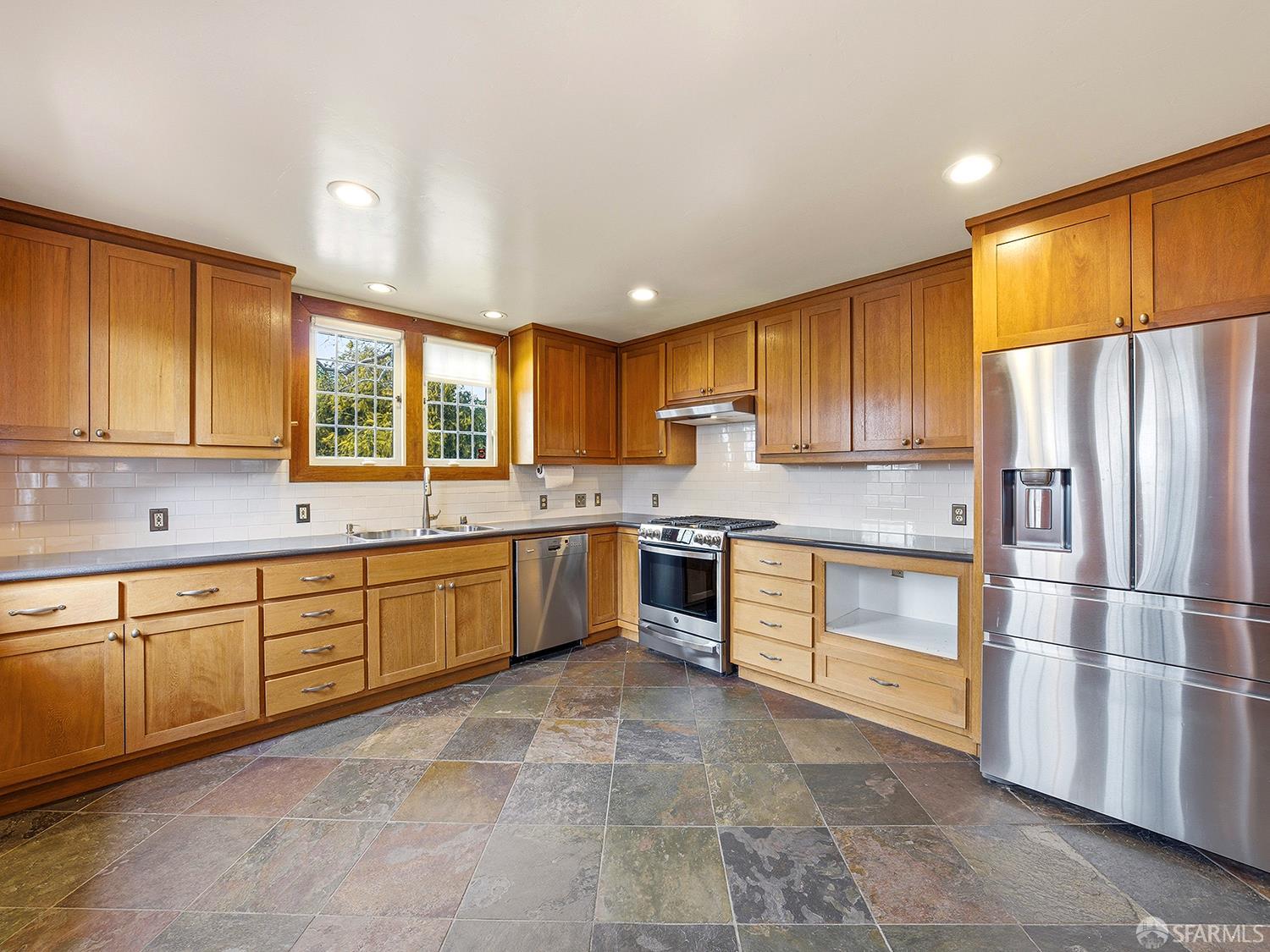 Detail Gallery Image 25 of 71 For 236 King Ave #C,  Piedmont,  CA 94610 - 3 Beds | 2/1 Baths