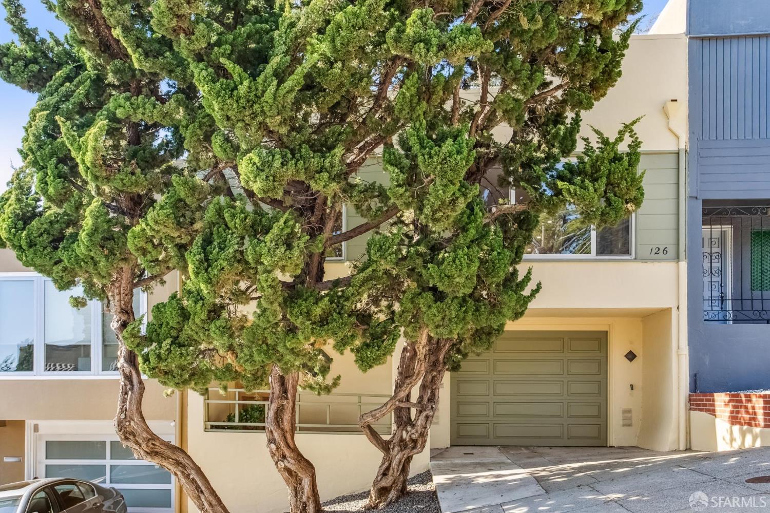 Detail Gallery Image 5 of 52 For 126 Bradford St, San Francisco,  CA 94110 - 2 Beds | 1 Baths