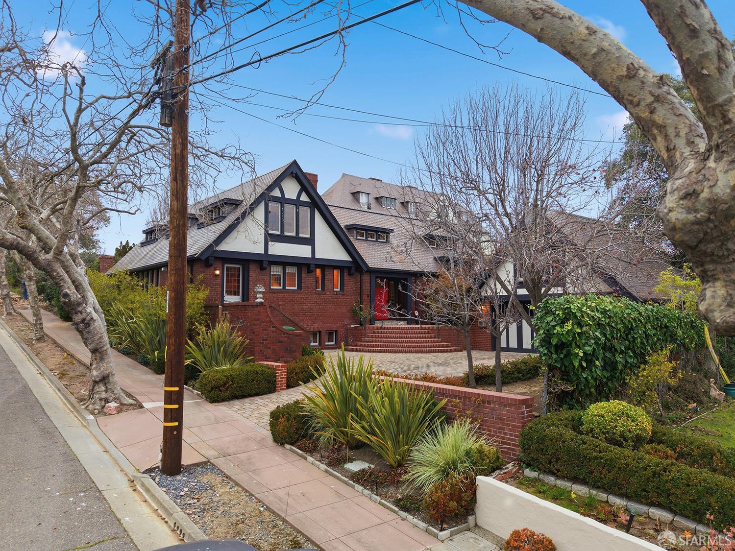 Detail Gallery Image 10 of 71 For 236 King Ave #C,  Piedmont,  CA 94610 - 3 Beds | 2/1 Baths