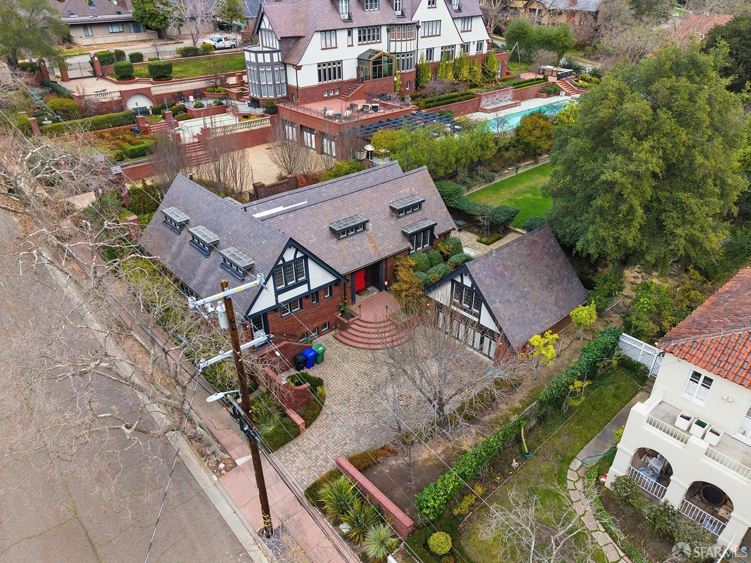 Detail Gallery Image 9 of 71 For 236 King Ave #C,  Piedmont,  CA 94610 - 3 Beds | 2/1 Baths