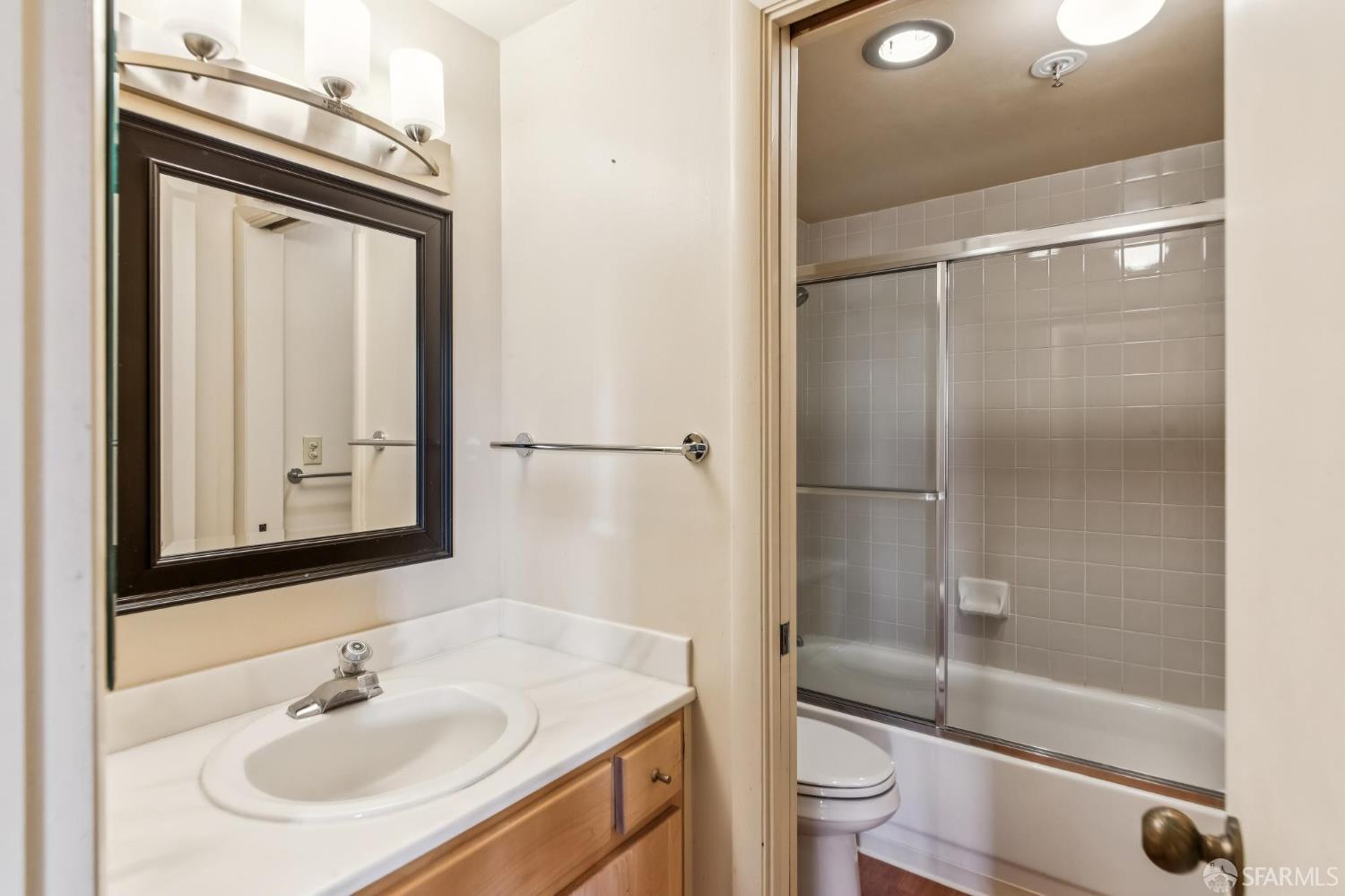 Detail Gallery Image 10 of 24 For 900 Bush St #617,  San Francisco,  CA 94109 - 1 Beds | 2 Baths