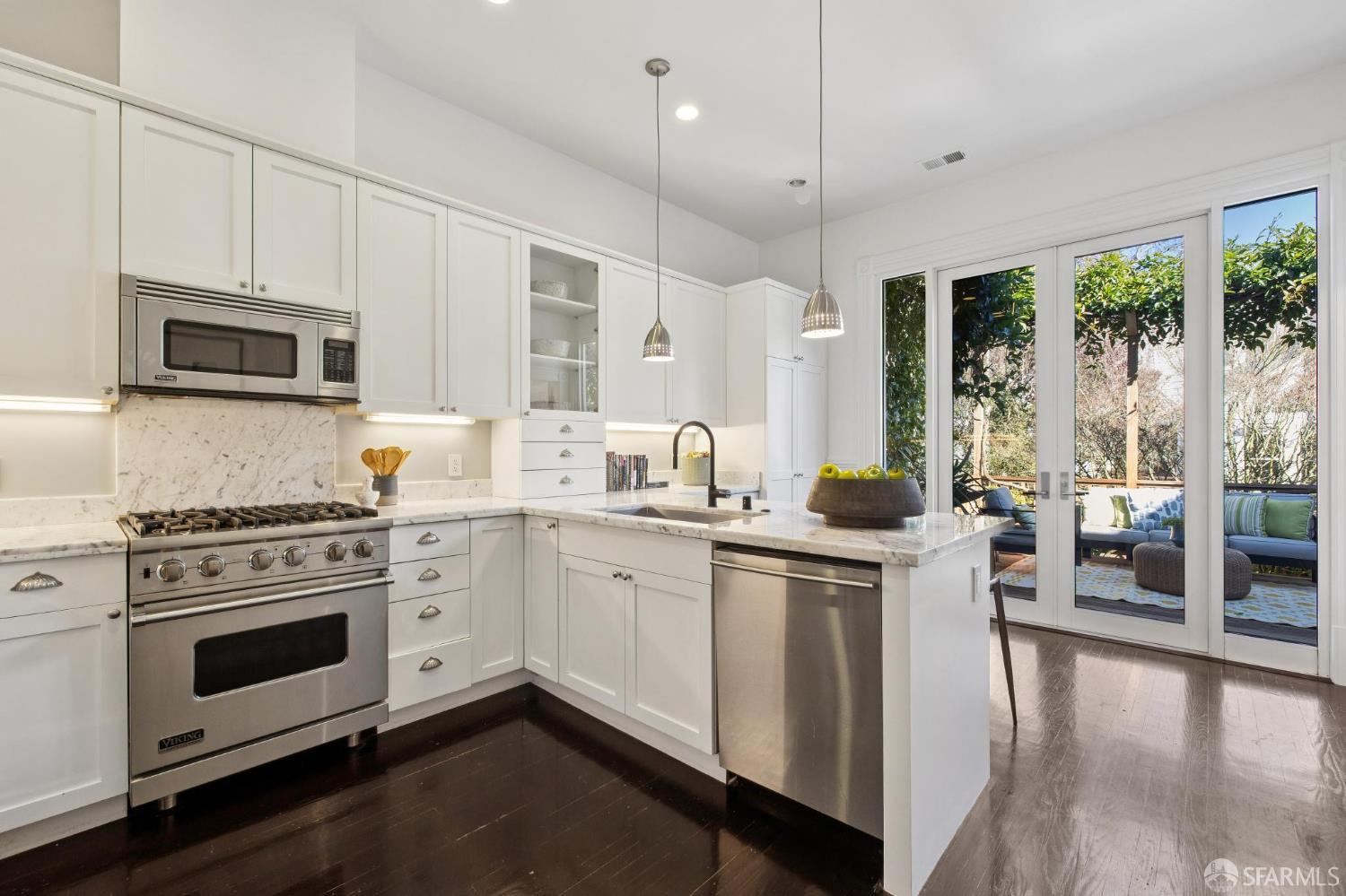 Photo #2: 426100971 Listing: Photo #2