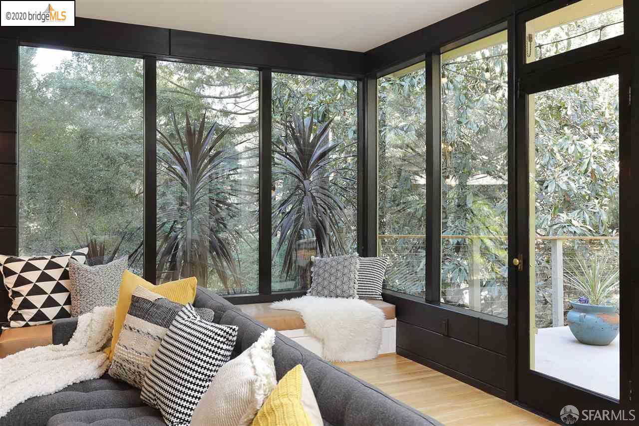 Detail Gallery Image 3 of 22 For 1940 Gouldin Rd, Oakland,  CA 94611 - 4 Beds | 2/1 Baths