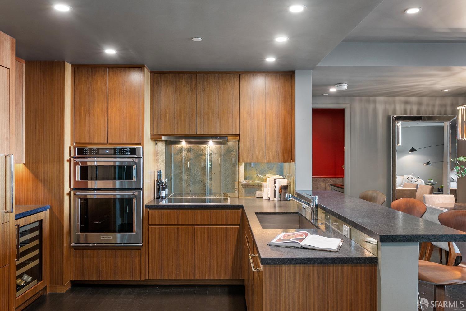 Detail Gallery Image 3 of 34 For 765 Market St 32h,  San Francisco,  CA 94103 - 2 Beds | 2/1 Baths