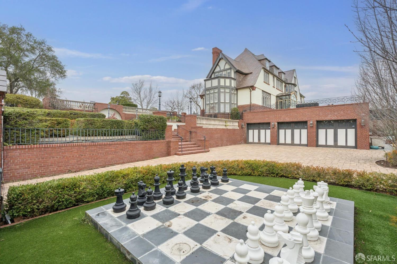 Detail Gallery Image 64 of 74 For 62 Farragut Ave, Piedmont,  CA 94610 - 6 Beds | 8/1 Baths