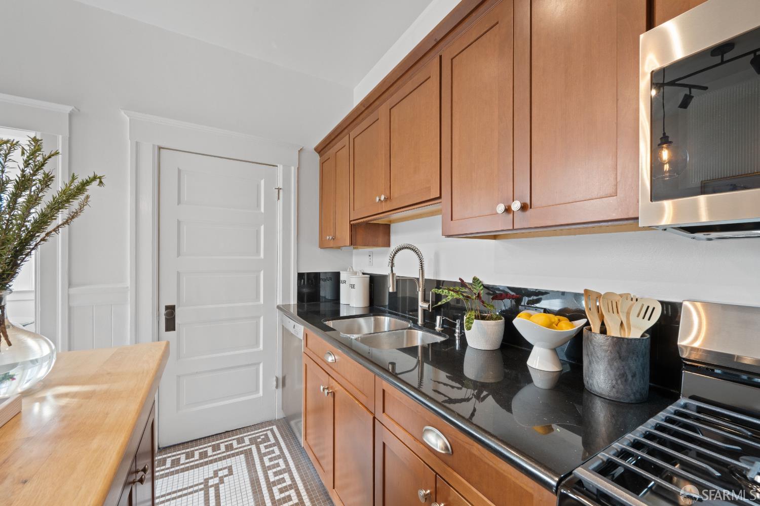 Detail Gallery Image 38 of 85 For 1546 Dolores St, San Francisco,  CA 94110 - 3 Beds | 1 Baths