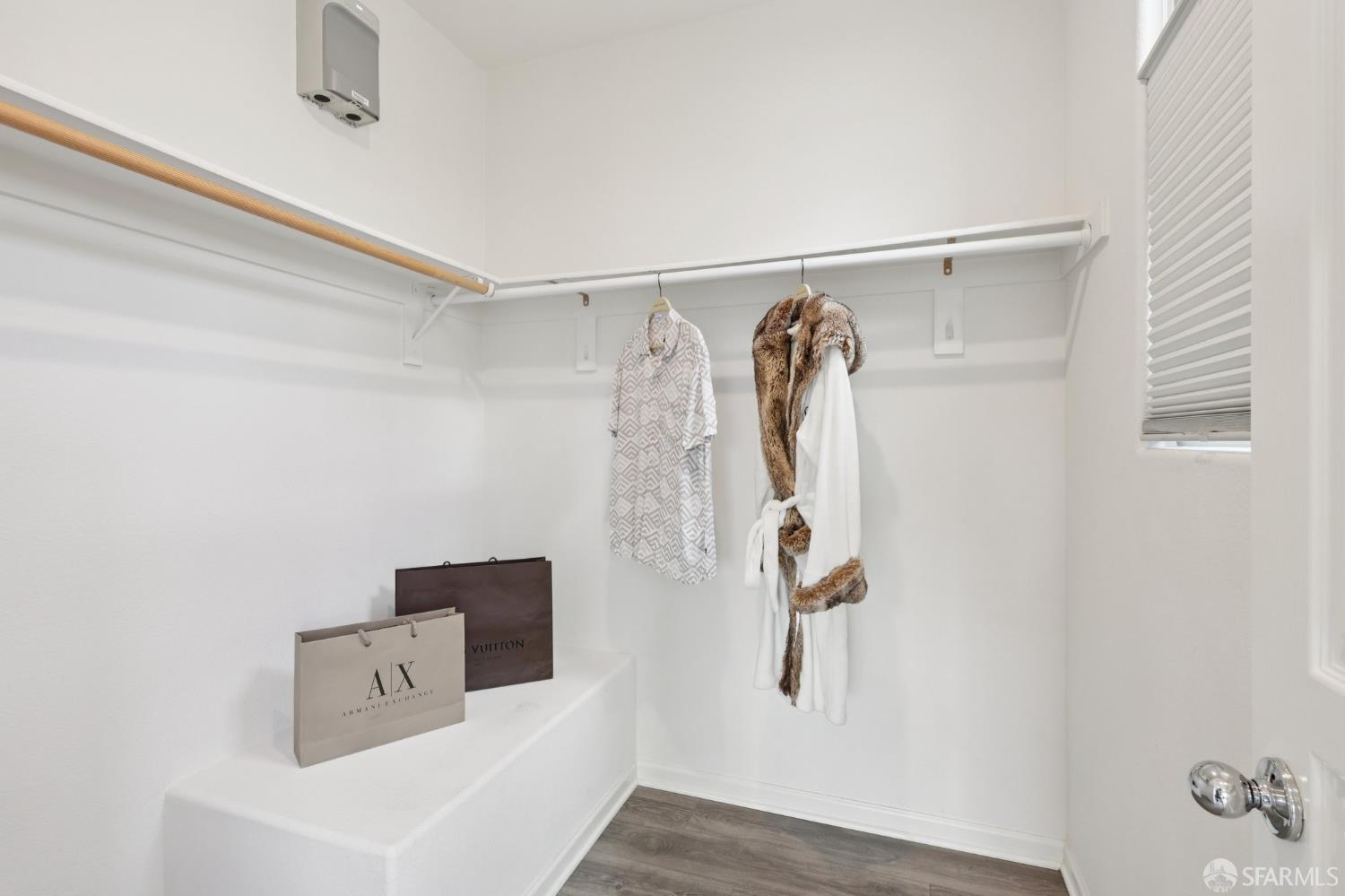 Detail Gallery Image 24 of 41 For 25422 Parklane Dr, Hayward,  CA 94544 - 4 Beds | 3/1 Baths