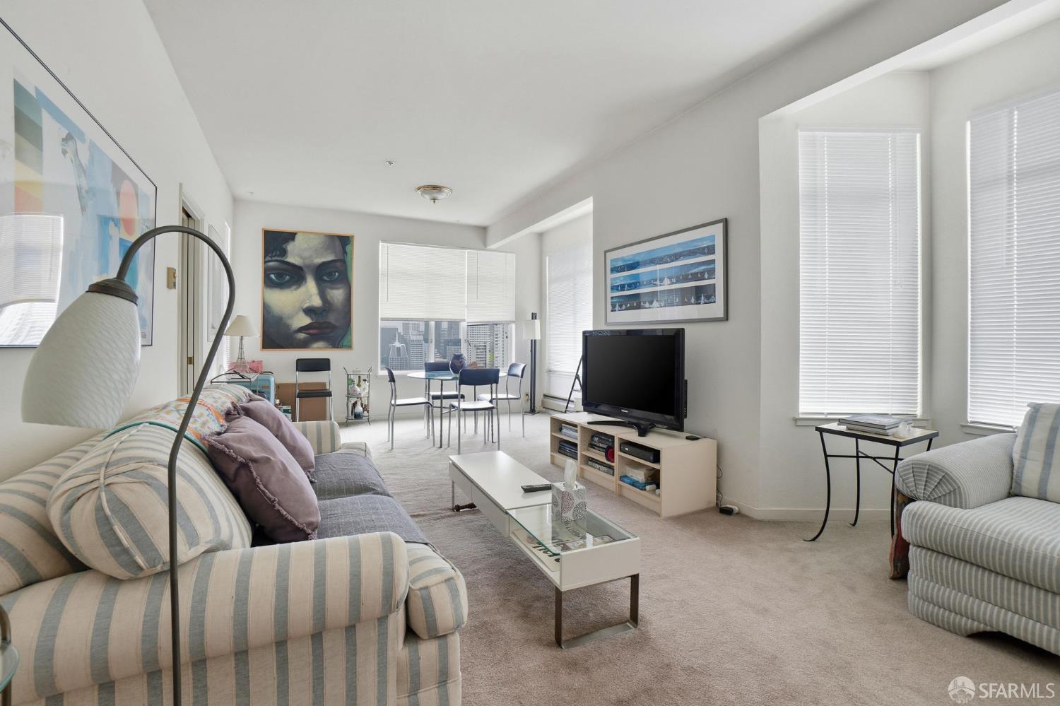 Detail Gallery Image 4 of 21 For 1400 Jones St, San Francisco,  CA 94109 - – Beds | – Baths