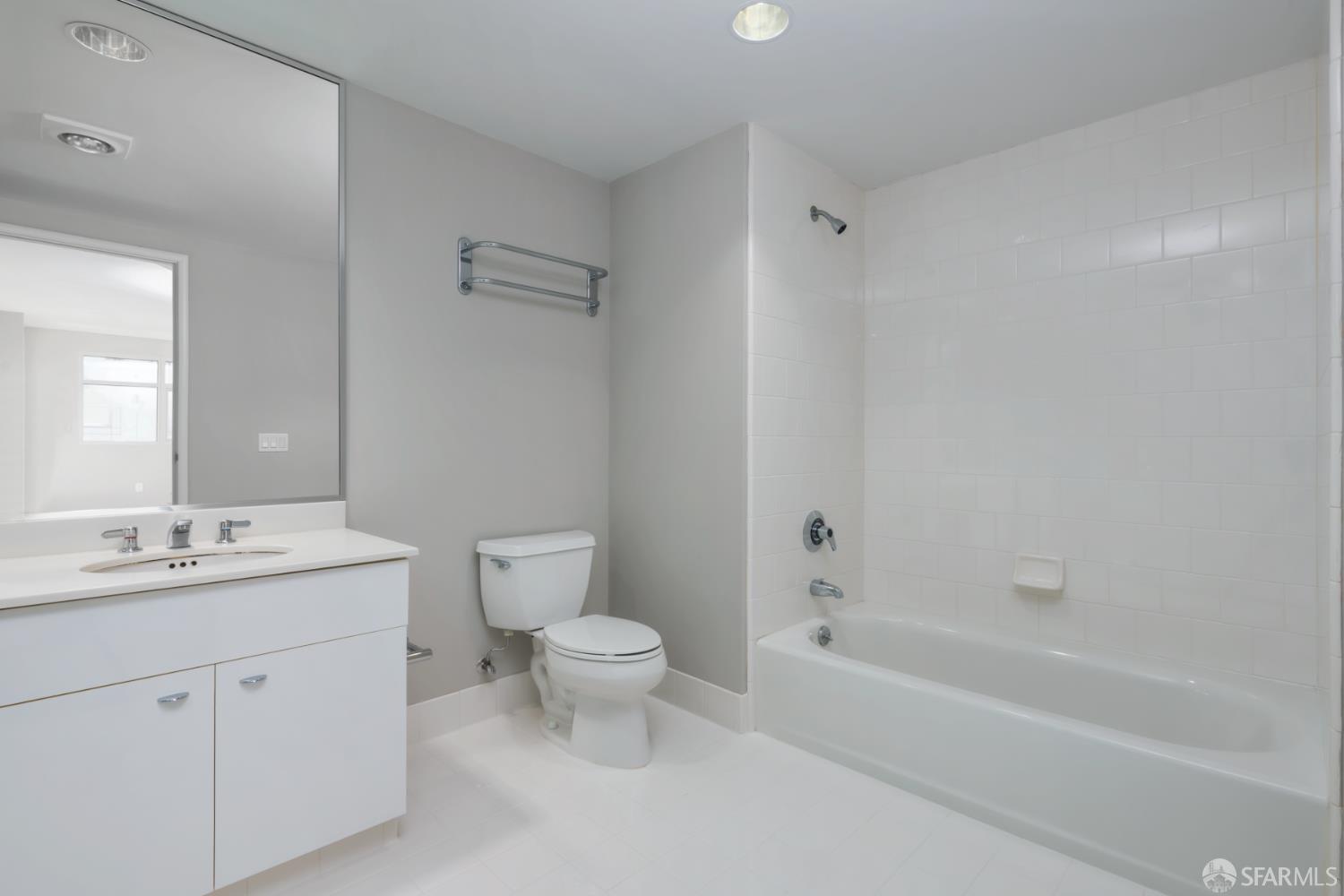 Photo #18: 426104709 Listing: Photo #18