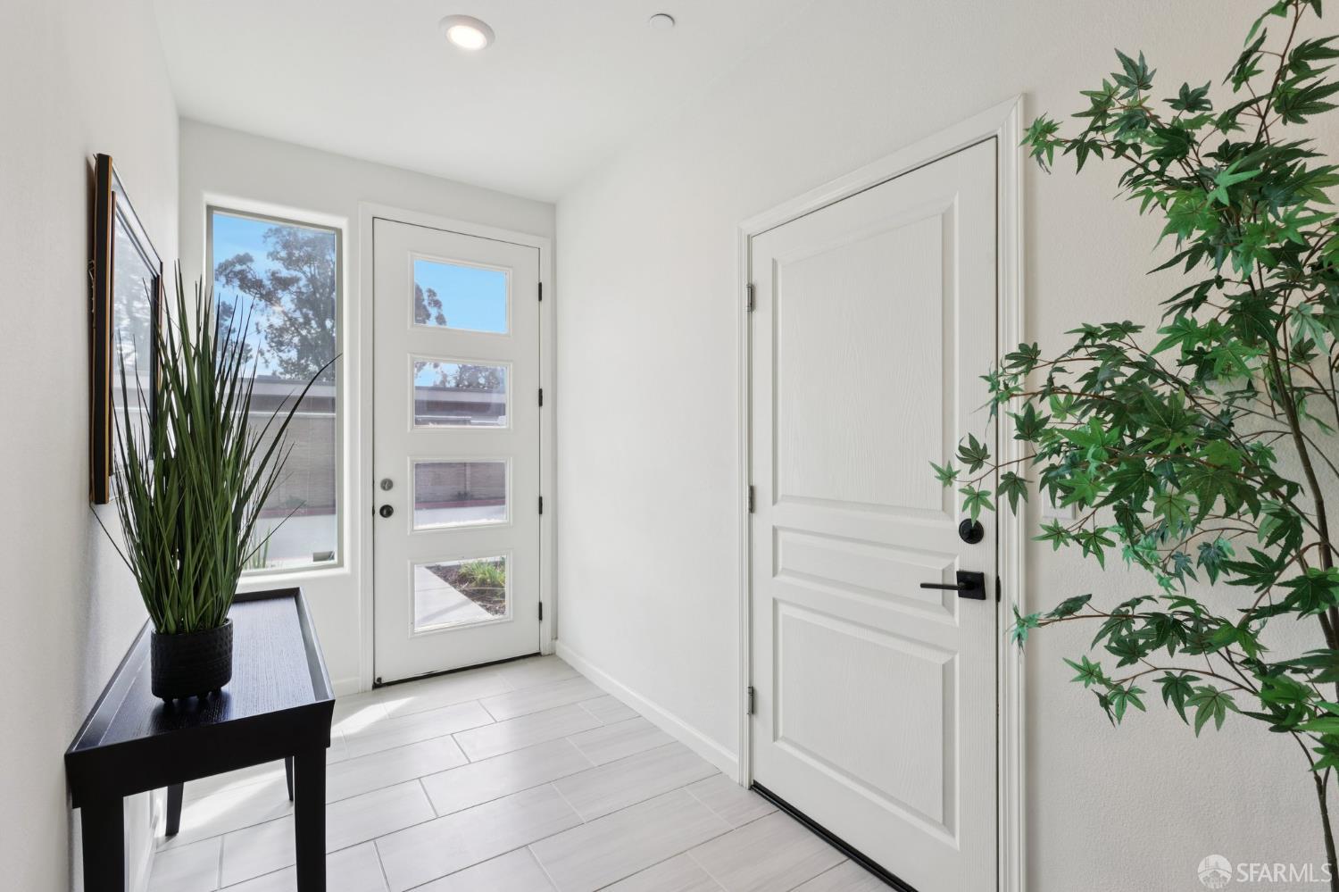 Detail Gallery Image 5 of 41 For 25422 Parklane Dr, Hayward,  CA 94544 - 4 Beds | 3/1 Baths