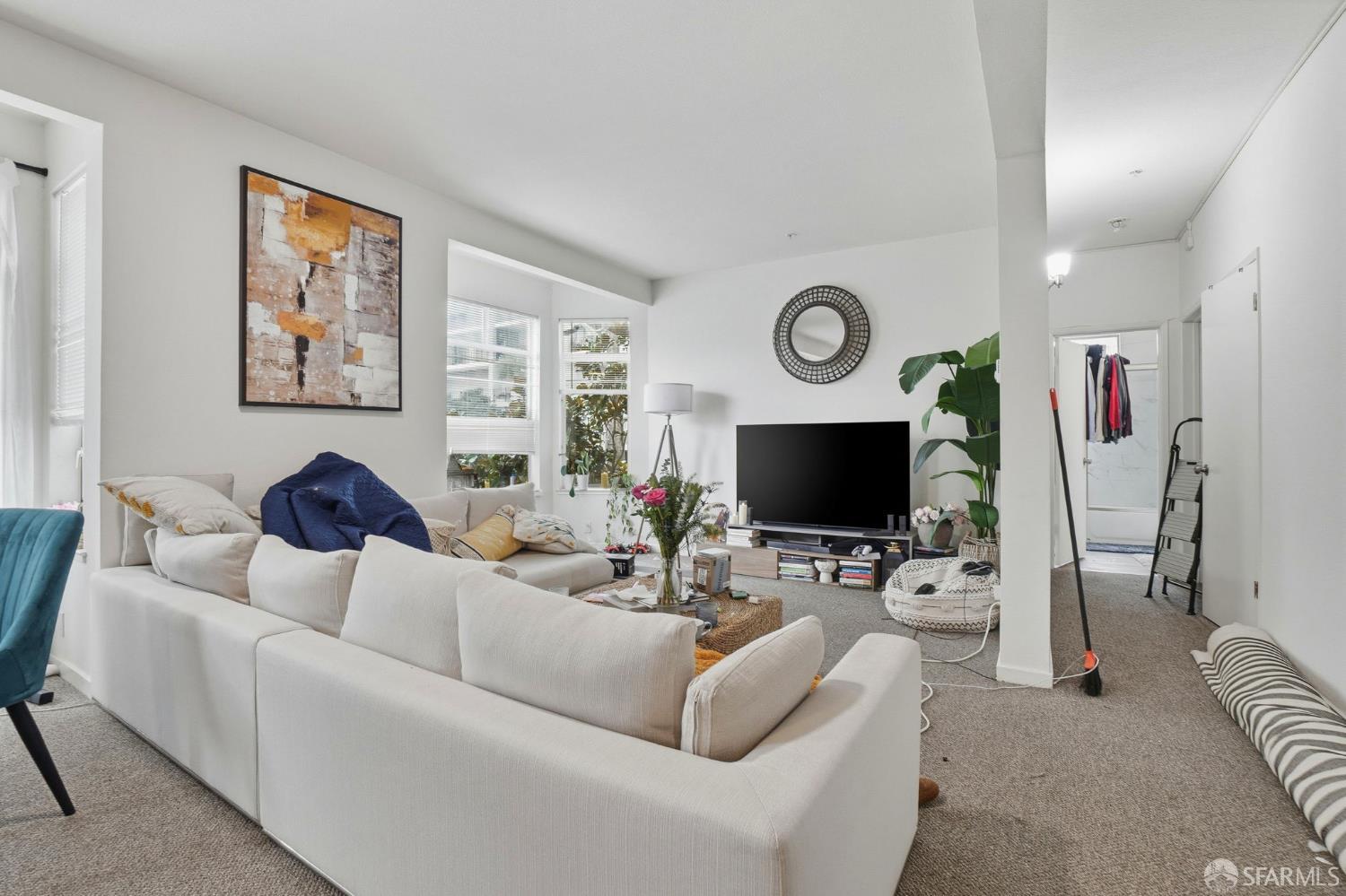 Detail Gallery Image 9 of 21 For 1400 Jones St, San Francisco,  CA 94109 - – Beds | – Baths