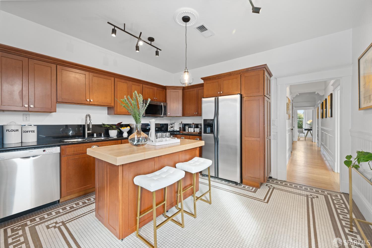 Detail Gallery Image 35 of 85 For 1546 Dolores St, San Francisco,  CA 94110 - 3 Beds | 1 Baths