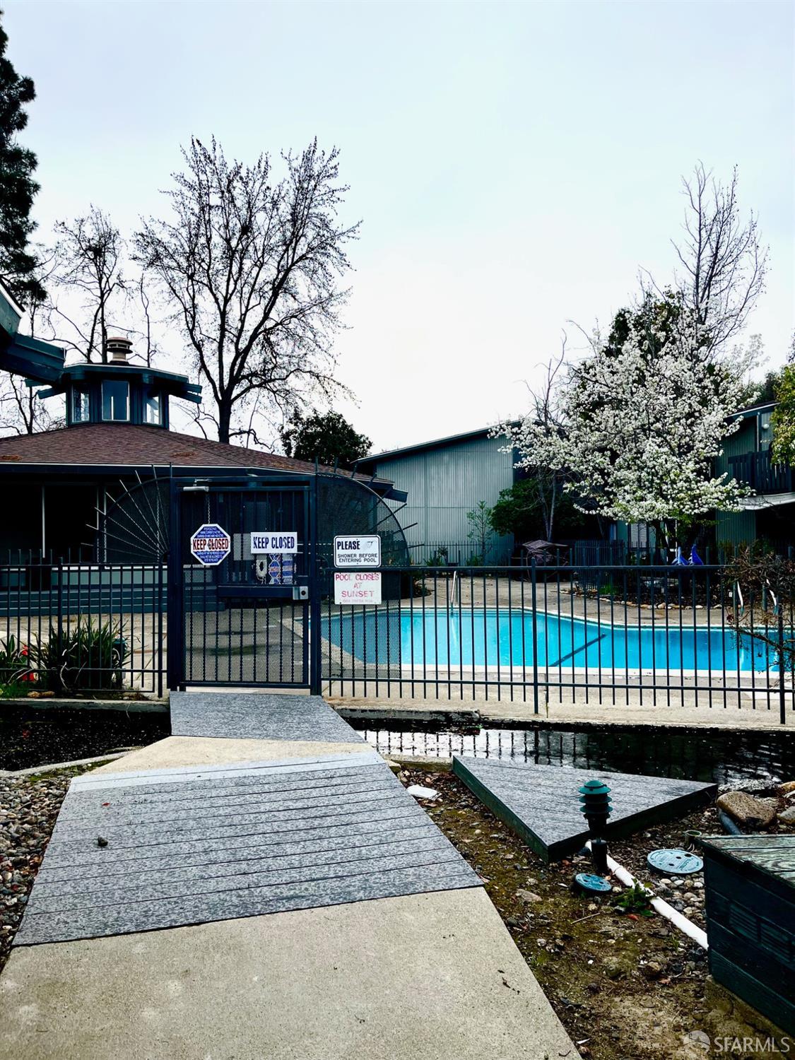 Detail Gallery Image 7 of 14 For 1036 Oak Grove Rd #23,  Concord,  CA 94521 - 1 Beds | 1 Baths