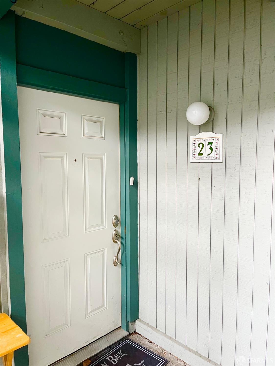 Detail Gallery Image 4 of 14 For 1036 Oak Grove Rd #23,  Concord,  CA 94521 - 1 Beds | 1 Baths