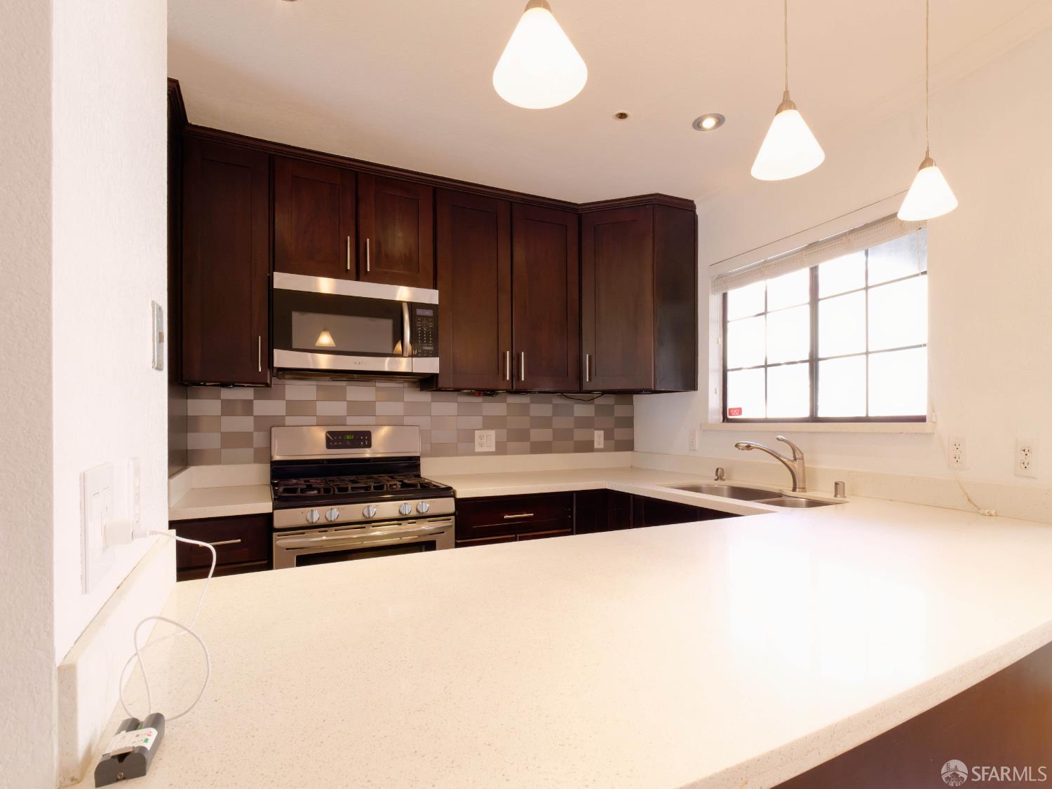 Detail Gallery Image 14 of 55 For 605 Dorado Ter #46,  San Francisco,  CA 94112 - 2 Beds | 2/1 Baths