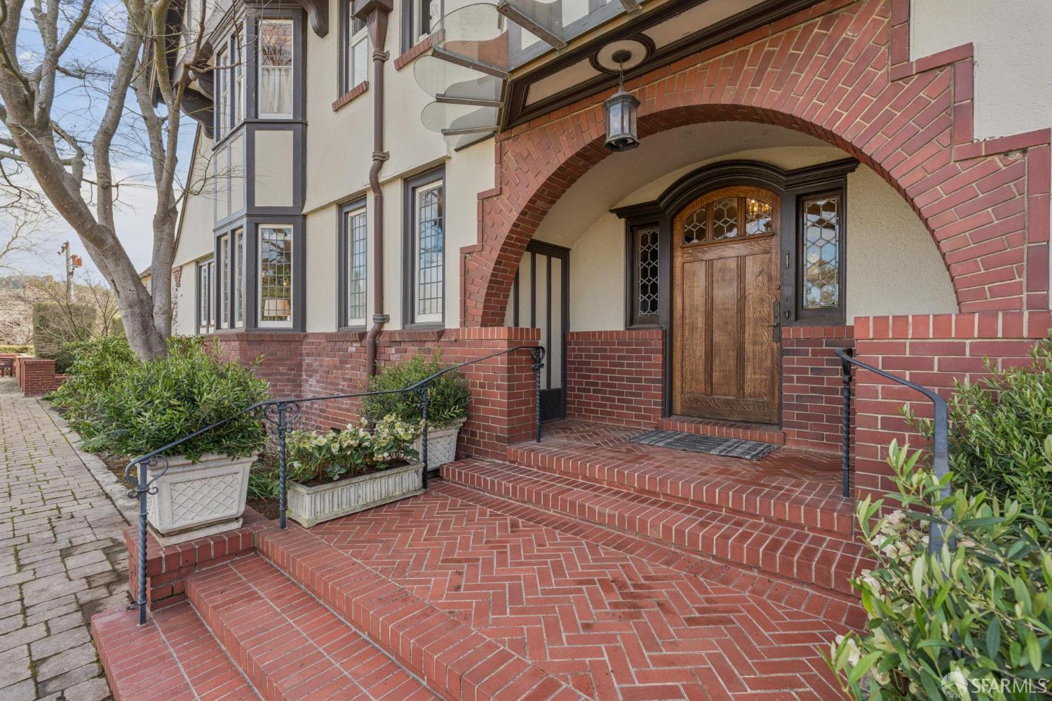 Detail Gallery Image 4 of 74 For 62 Farragut Ave, Piedmont,  CA 94610 - 6 Beds | 8/1 Baths