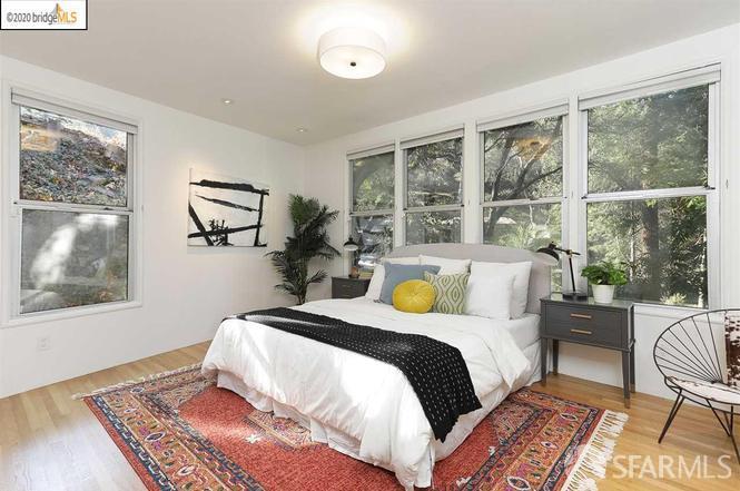 Detail Gallery Image 18 of 22 For 1940 Gouldin Rd, Oakland,  CA 94611 - 4 Beds | 2/1 Baths