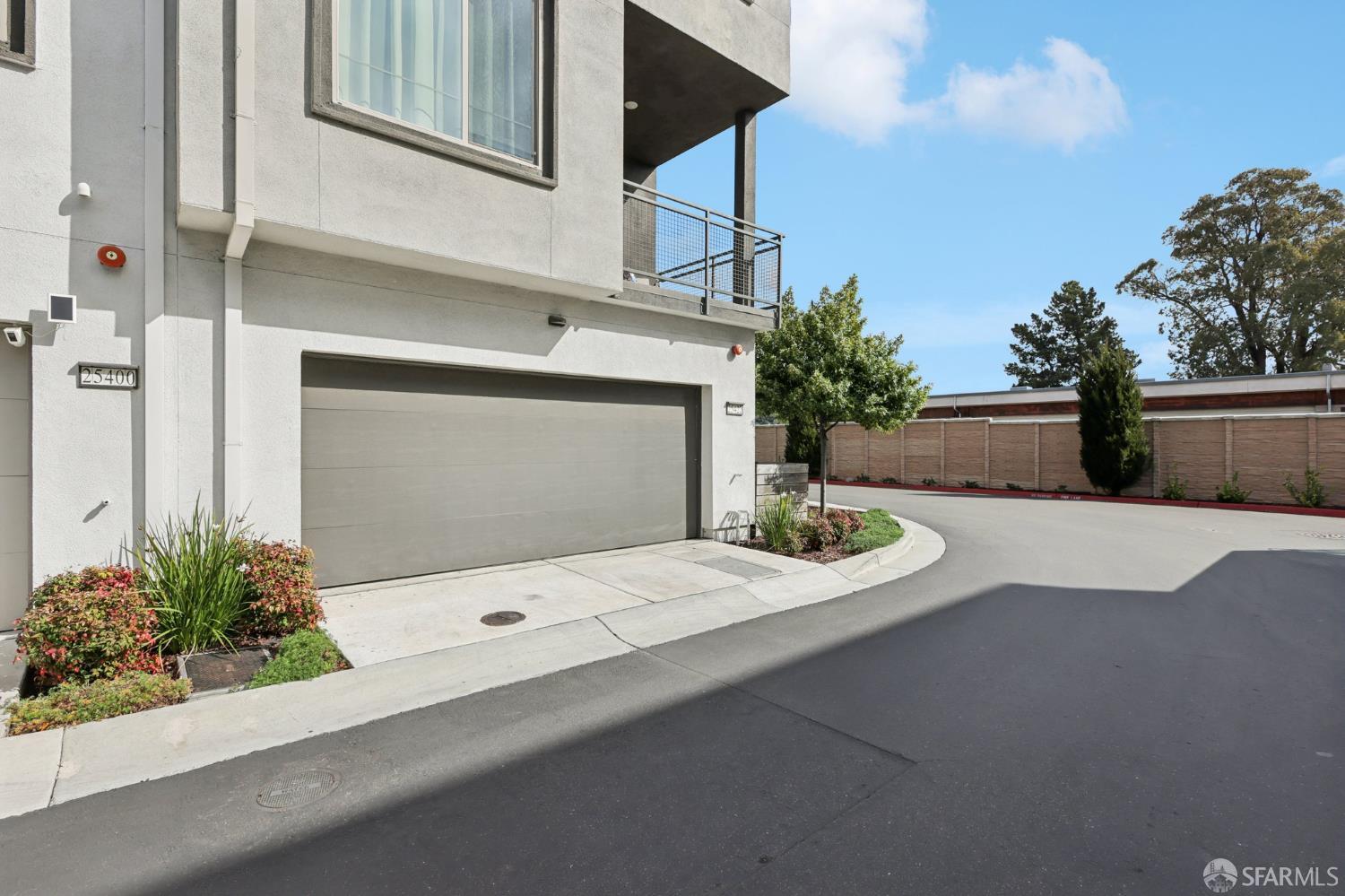 Detail Gallery Image 3 of 41 For 25422 Parklane Dr, Hayward,  CA 94544 - 4 Beds | 3/1 Baths