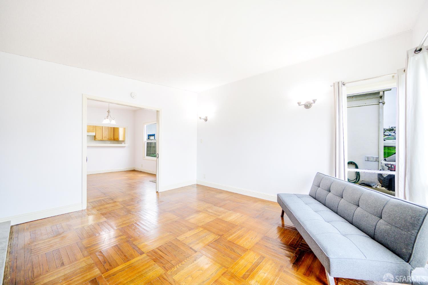 Detail Gallery Image 7 of 43 For 29 Oceanside Dr, Daly City,  CA 94015 - 3 Beds | 2 Baths