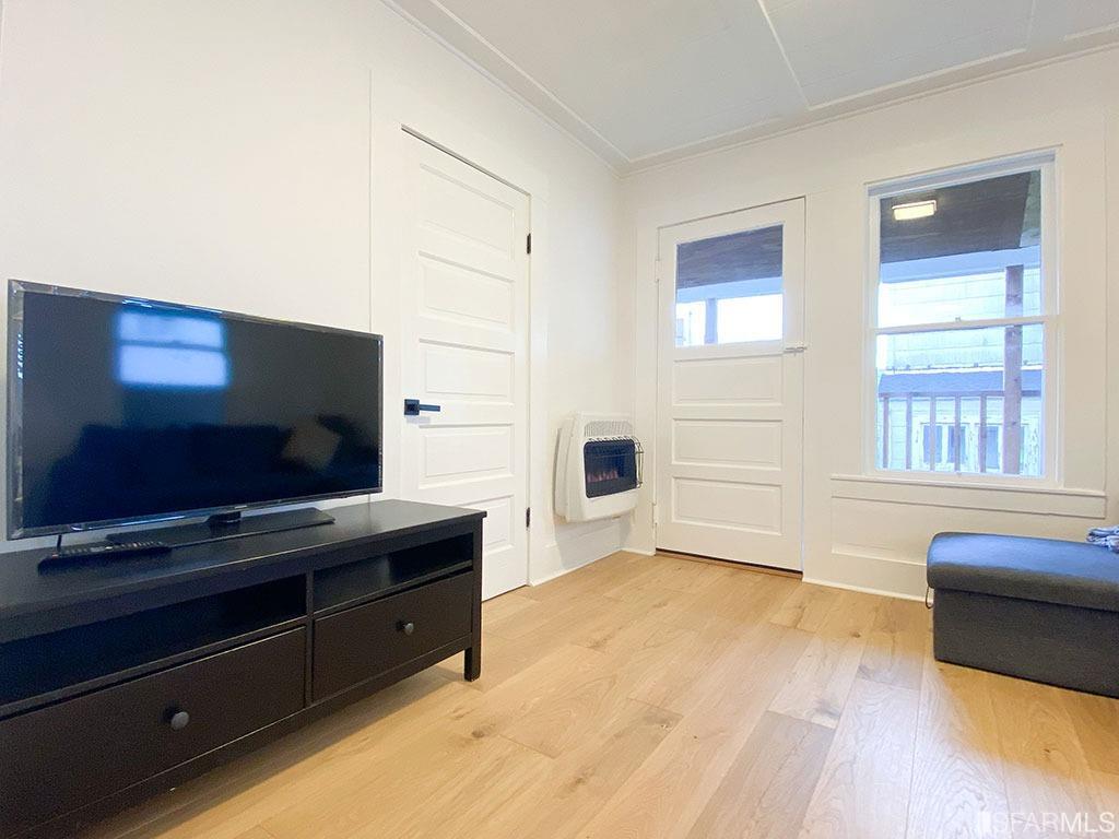 Detail Gallery Image 7 of 28 For 1943 Stockton St, San Francisco,  CA 94133 - 2 Beds | 1 Baths