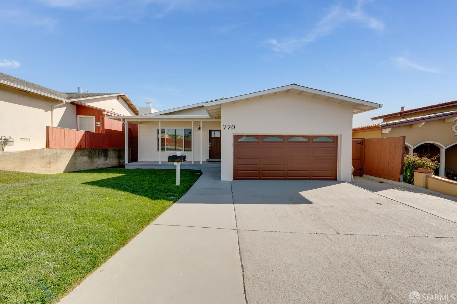 220 Sequoia Avenue photo 3