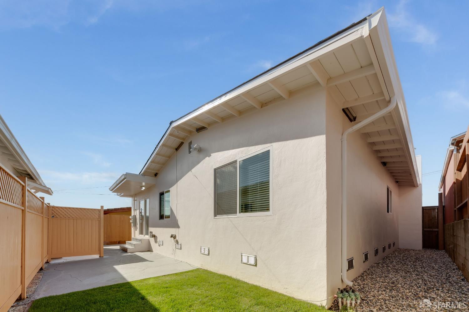 220 Sequoia Avenue photo 33