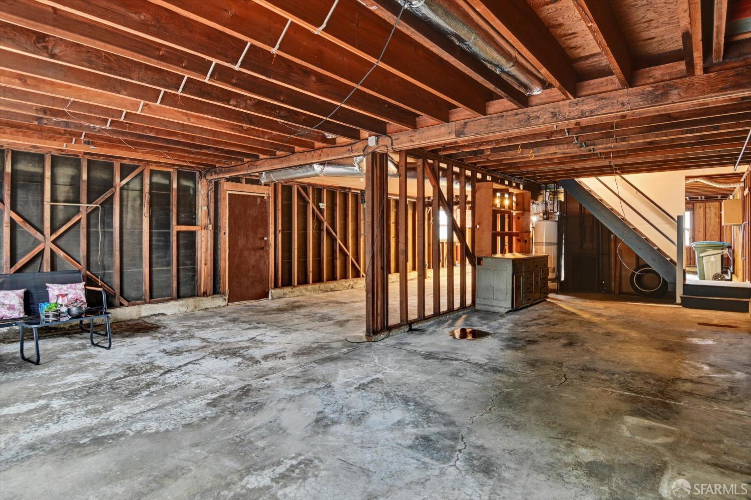 Detail Gallery Image 32 of 43 For 635 Parkview Cir, Pacifica,  CA 94044 - 4 Beds | 2 Baths