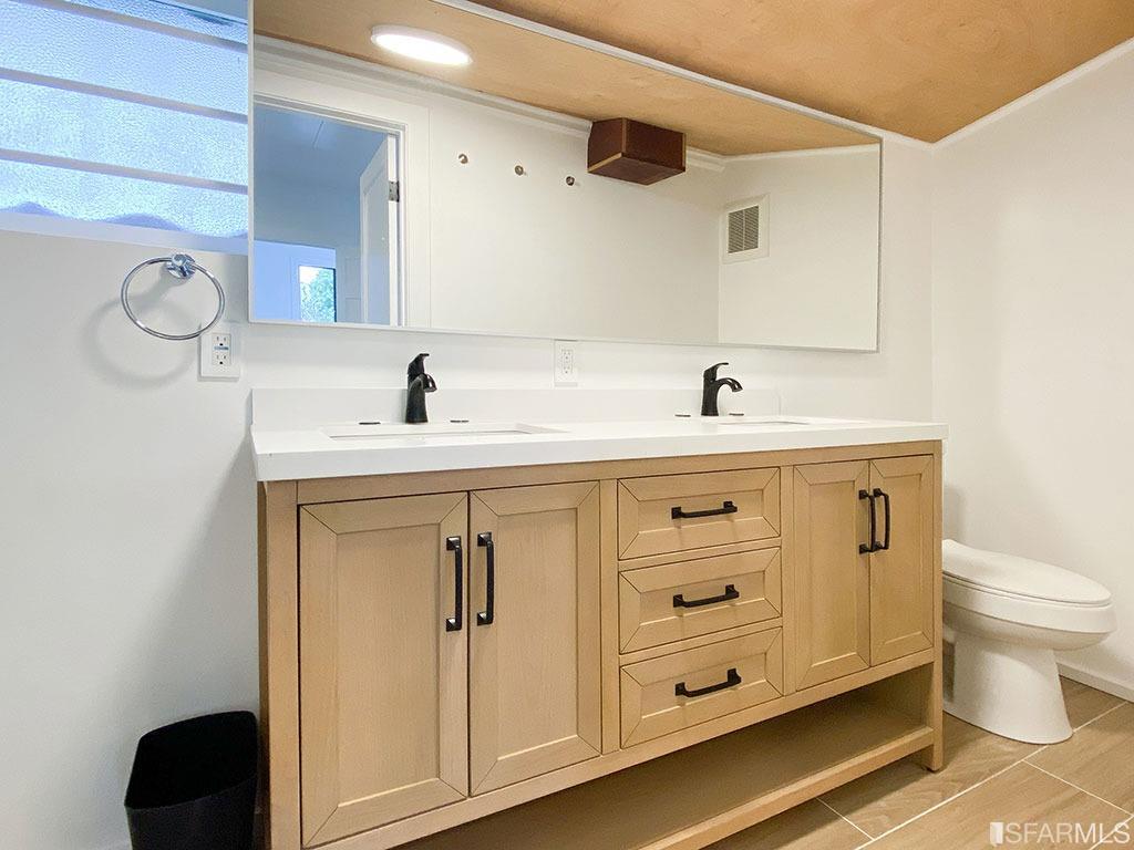 Detail Gallery Image 9 of 28 For 1943 Stockton St, San Francisco,  CA 94133 - 2 Beds | 1 Baths