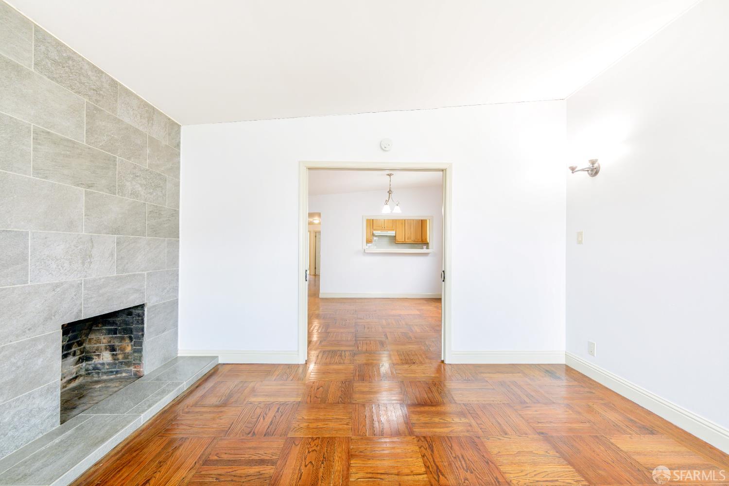 Detail Gallery Image 8 of 43 For 29 Oceanside Dr, Daly City,  CA 94015 - 3 Beds | 2 Baths