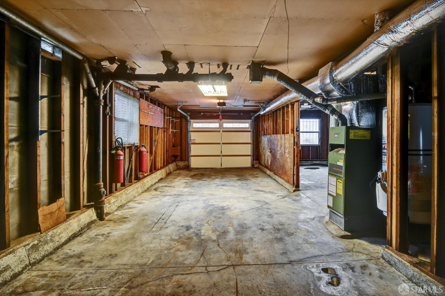 Detail Gallery Image 36 of 43 For 635 Parkview Cir, Pacifica,  CA 94044 - 4 Beds | 2 Baths