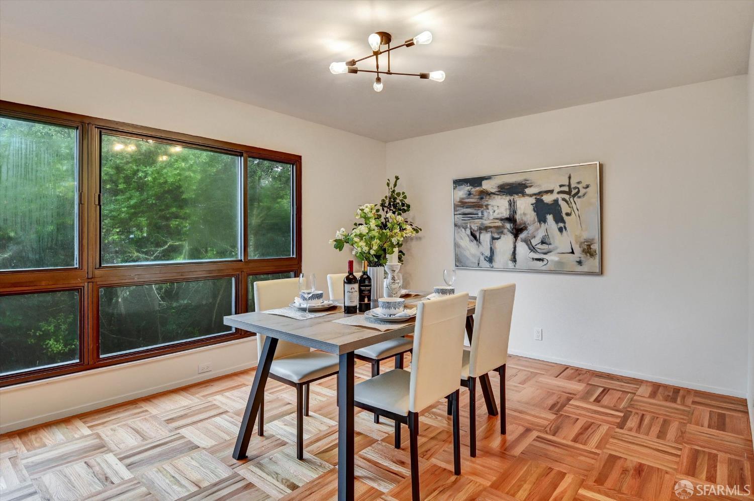 Detail Gallery Image 9 of 43 For 635 Parkview Cir, Pacifica,  CA 94044 - 4 Beds | 2 Baths