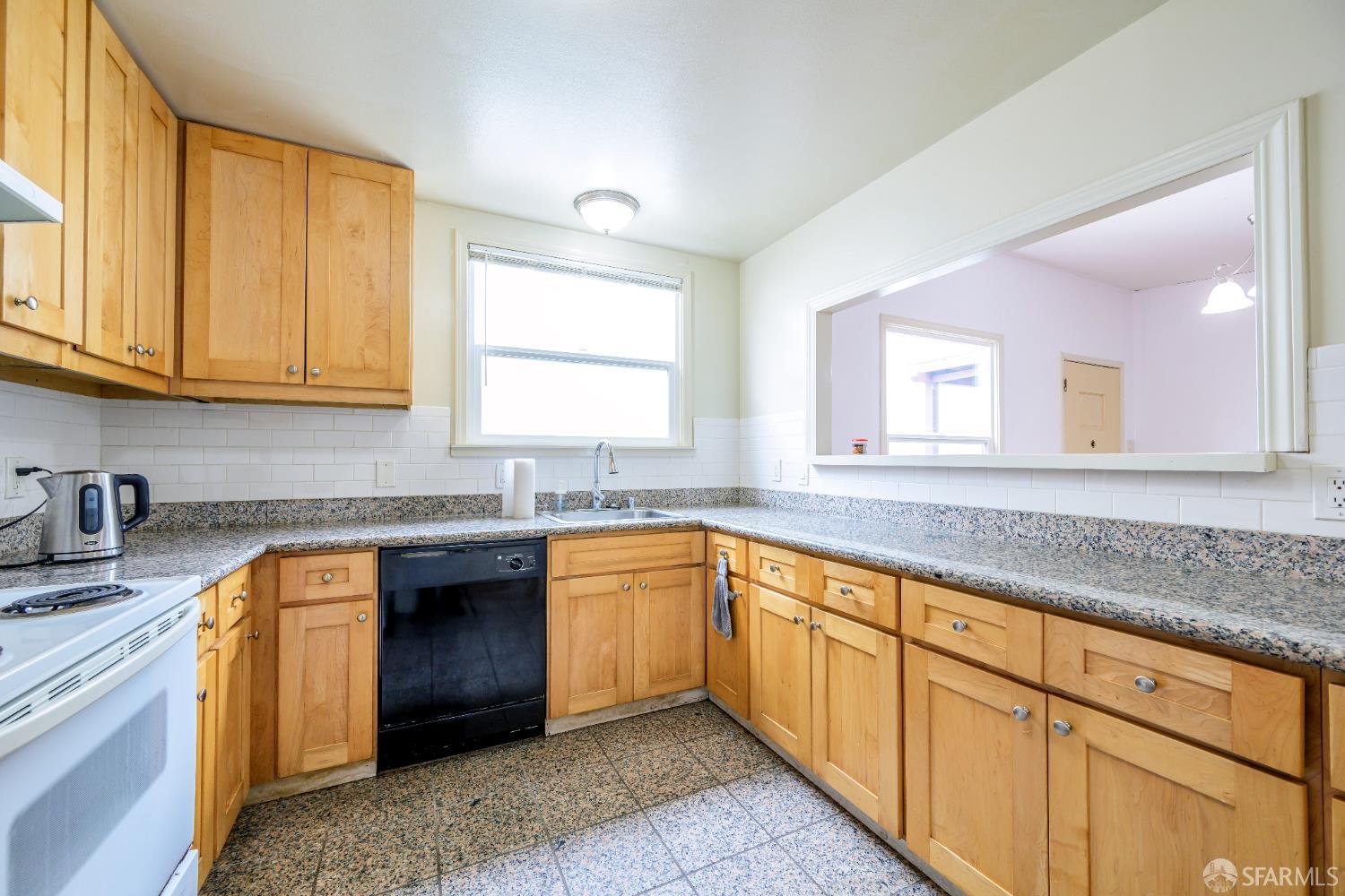 Detail Gallery Image 16 of 43 For 29 Oceanside Dr, Daly City,  CA 94015 - 3 Beds | 2 Baths