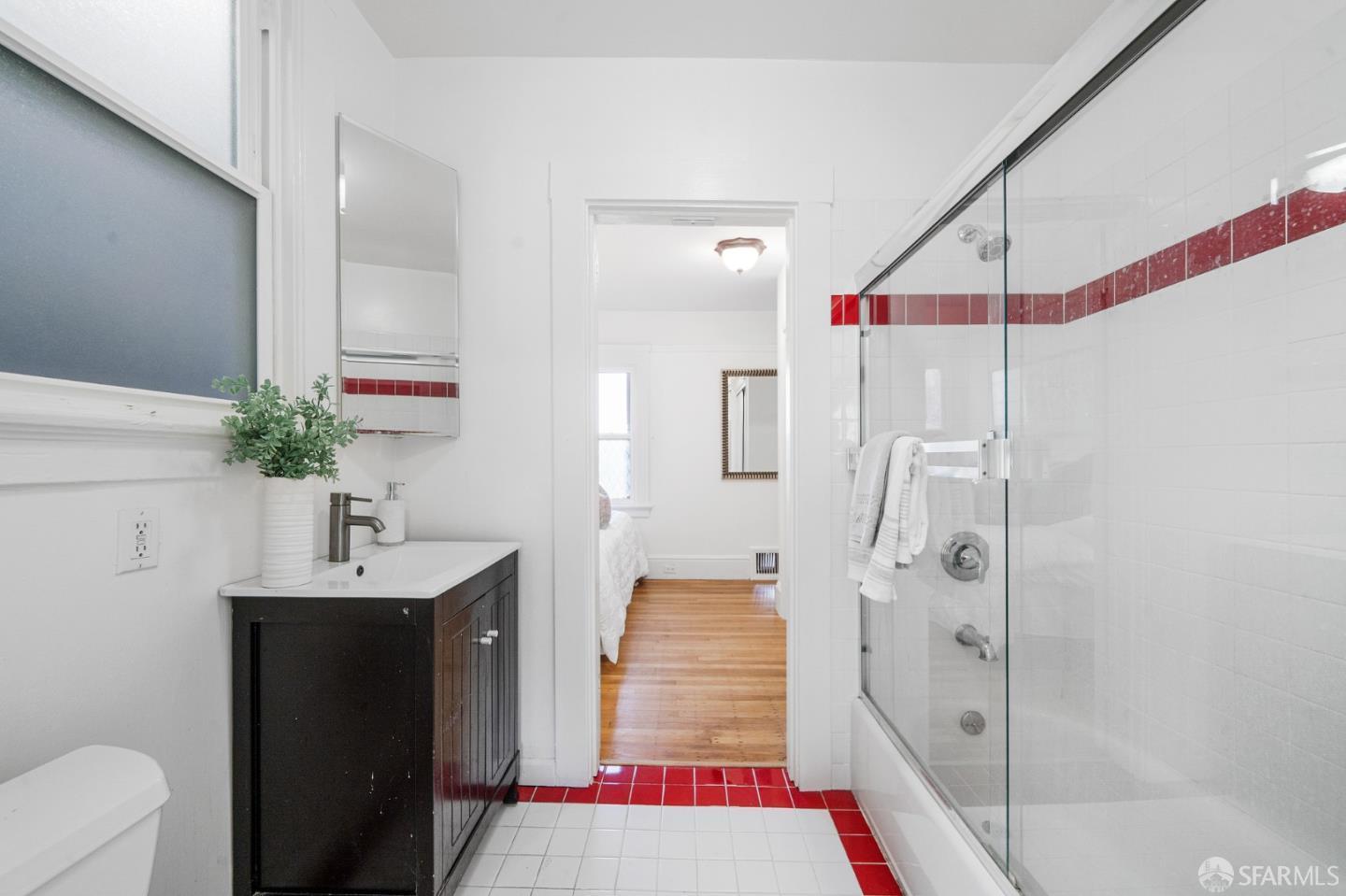 Detail Gallery Image 10 of 19 For 28 Shakespeare St, Daly City,  CA 94014 - 4 Beds | 3 Baths