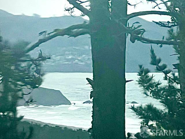 Detail Gallery Image 42 of 43 For 635 Parkview Cir, Pacifica,  CA 94044 - 4 Beds | 2 Baths