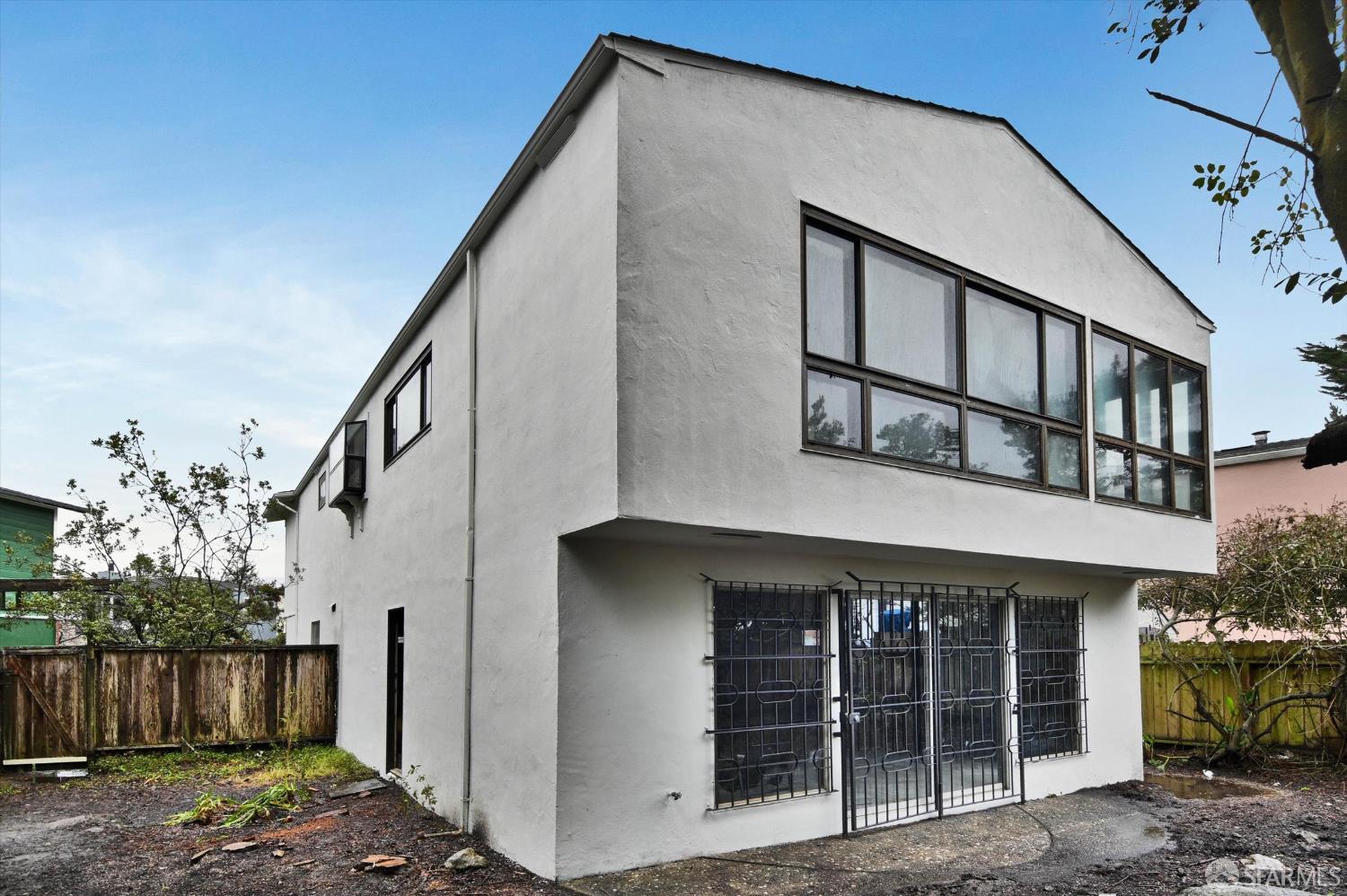 Detail Gallery Image 39 of 43 For 635 Parkview Cir, Pacifica,  CA 94044 - 4 Beds | 2 Baths