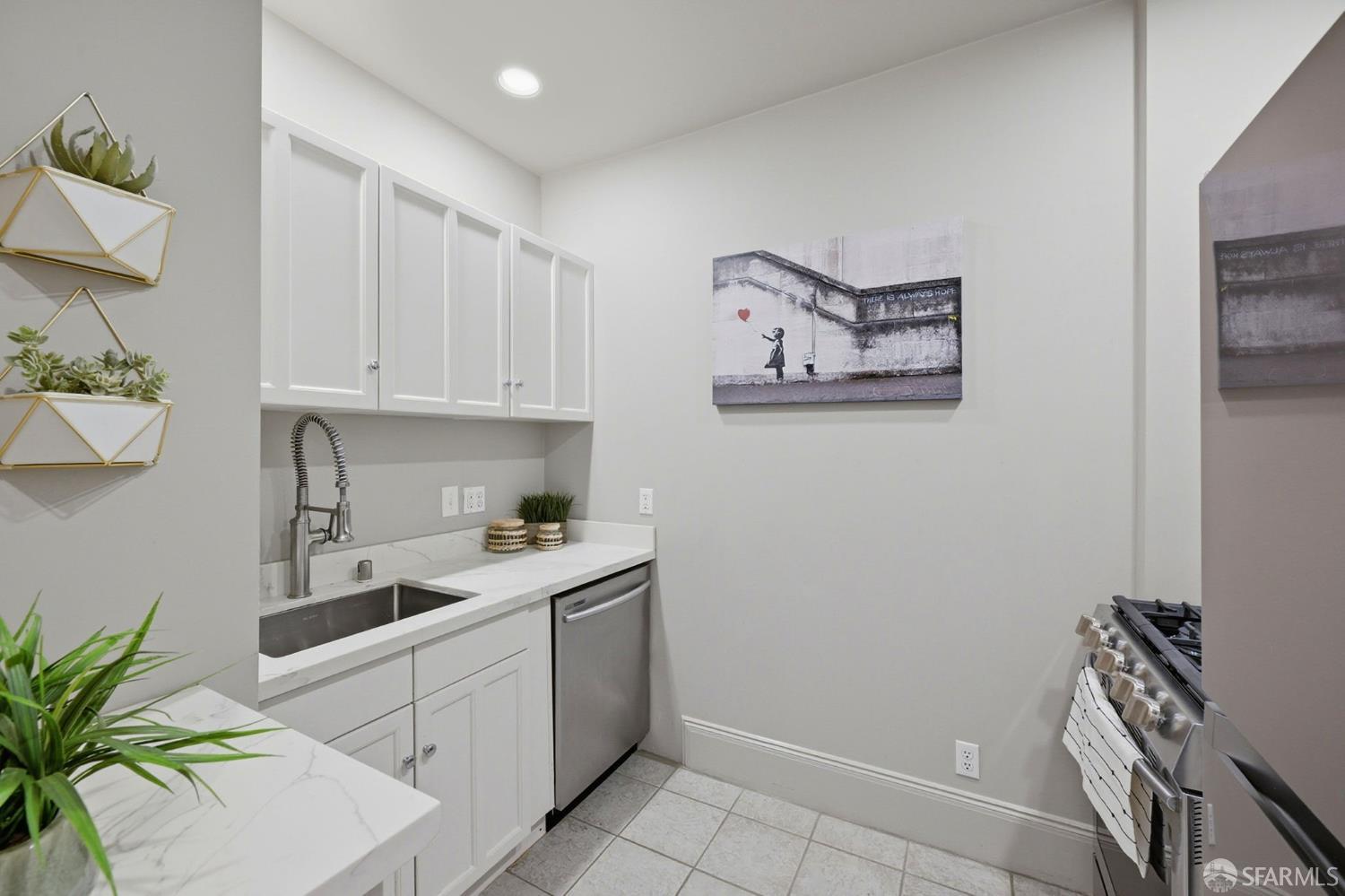 Detail Gallery Image 6 of 23 For 1805 Pine St #22,  San Francisco,  CA 94109 - 1 Beds | 1 Baths