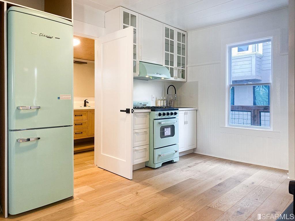 Detail Gallery Image 4 of 28 For 1943 Stockton St, San Francisco,  CA 94133 - 2 Beds | 1 Baths